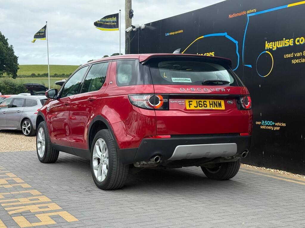 Land Rover Discovery Sport view 3
