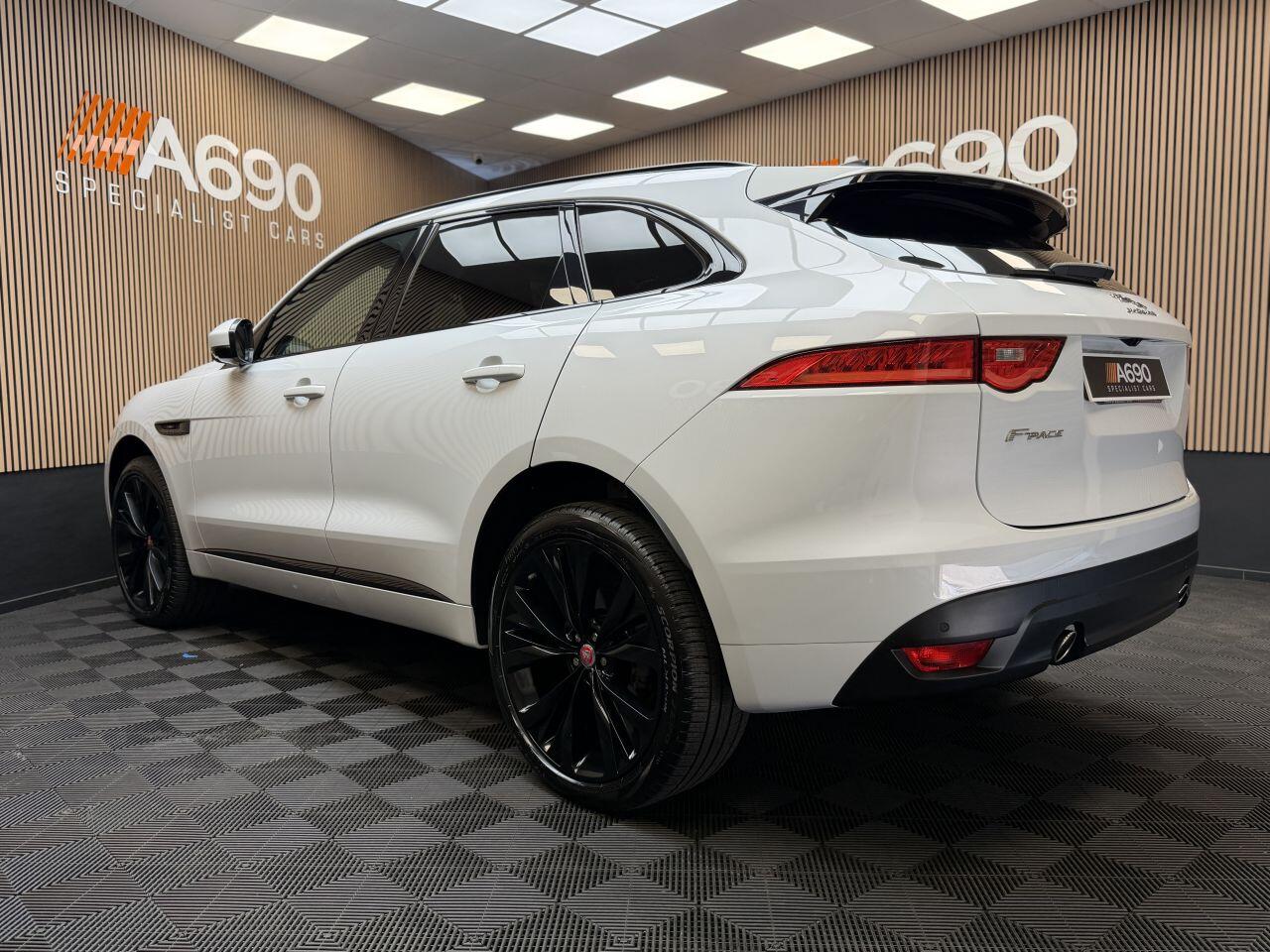 Jaguar F-Pace view 5