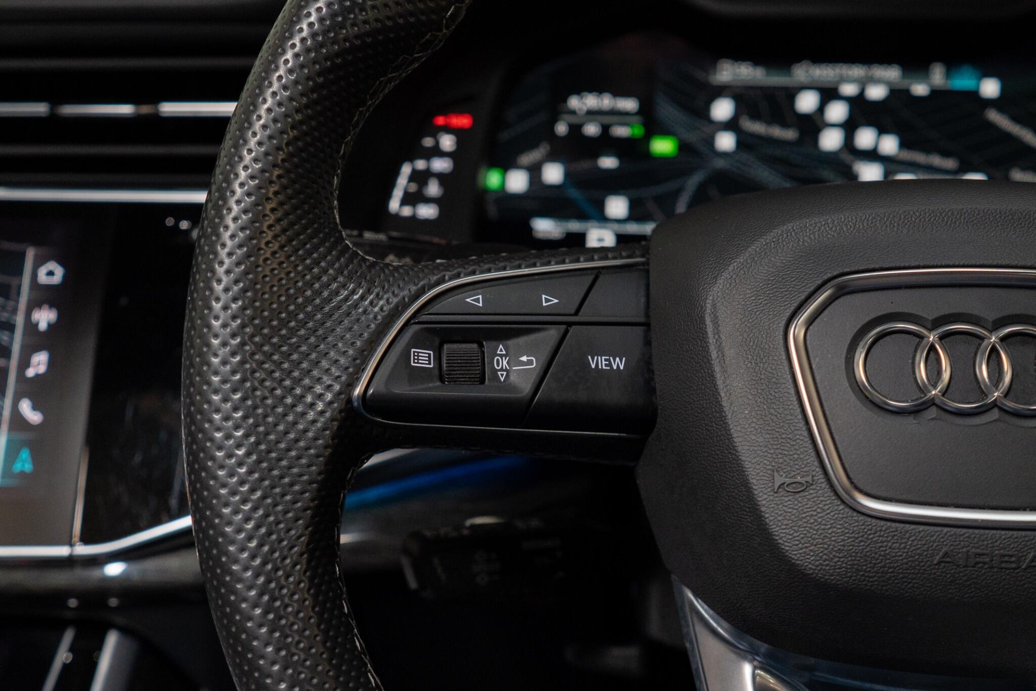 Audi SQ7 view 32