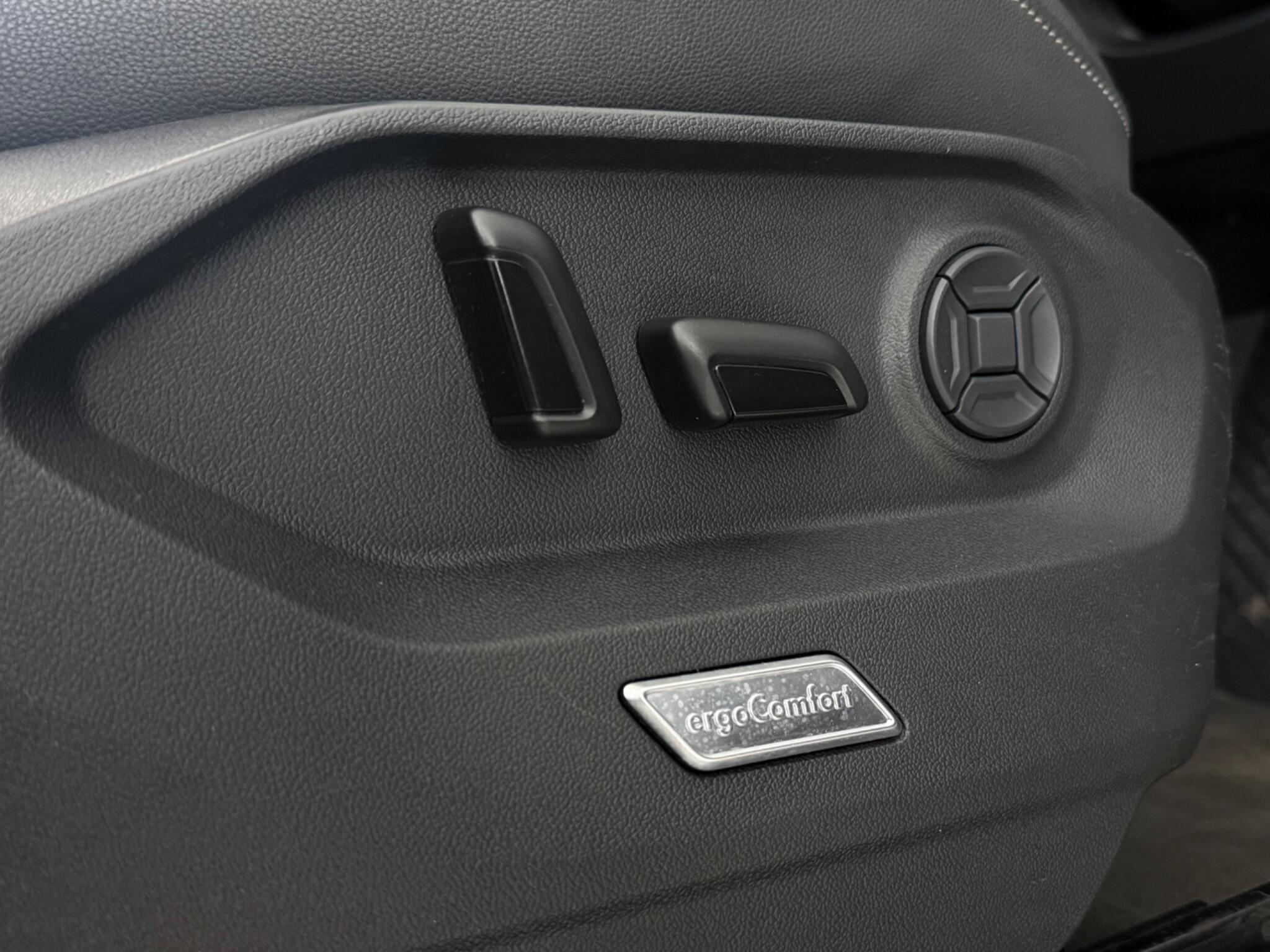 Volkswagen Touareg view 23