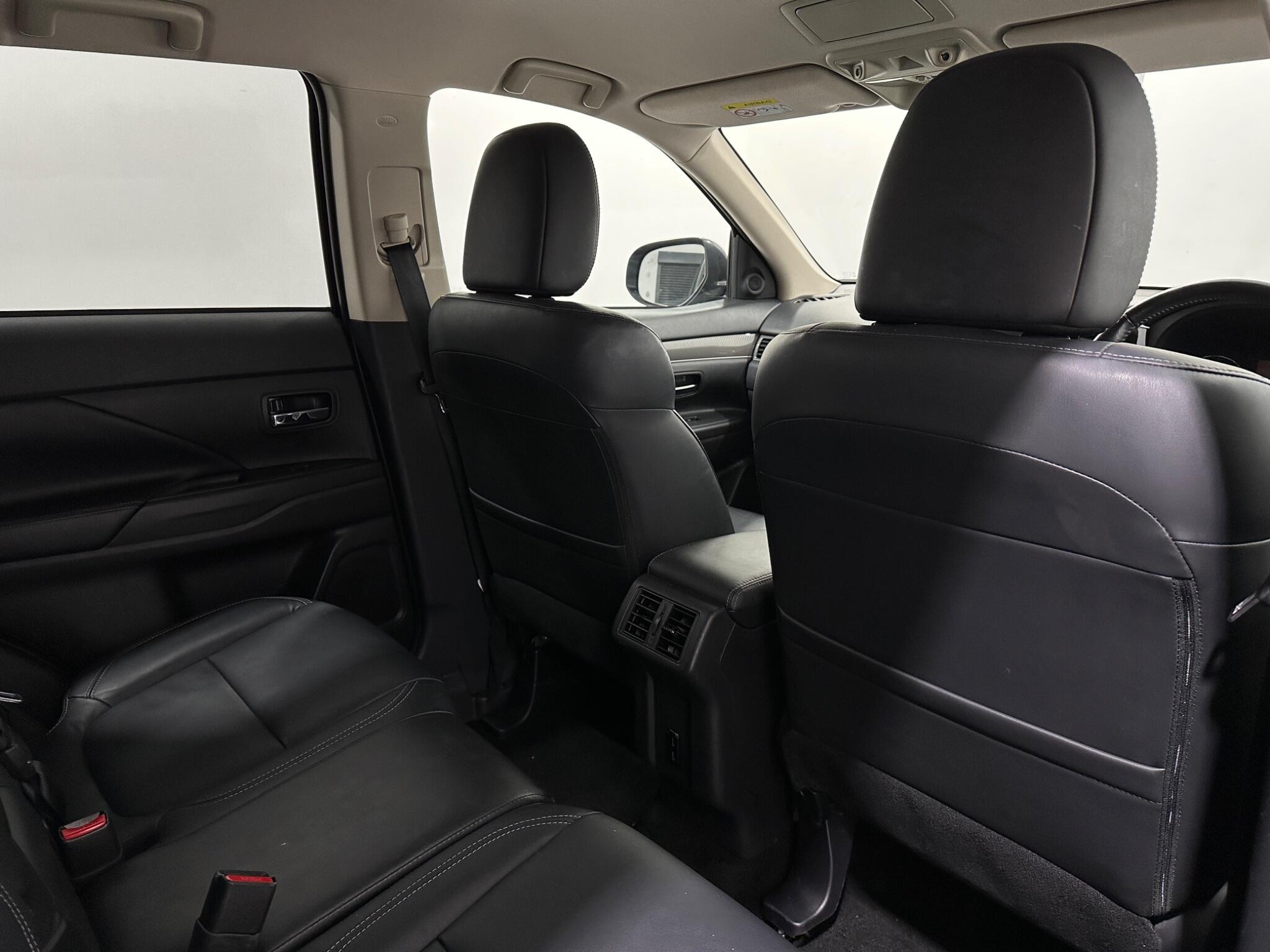 Mitsubishi Outlander view 40