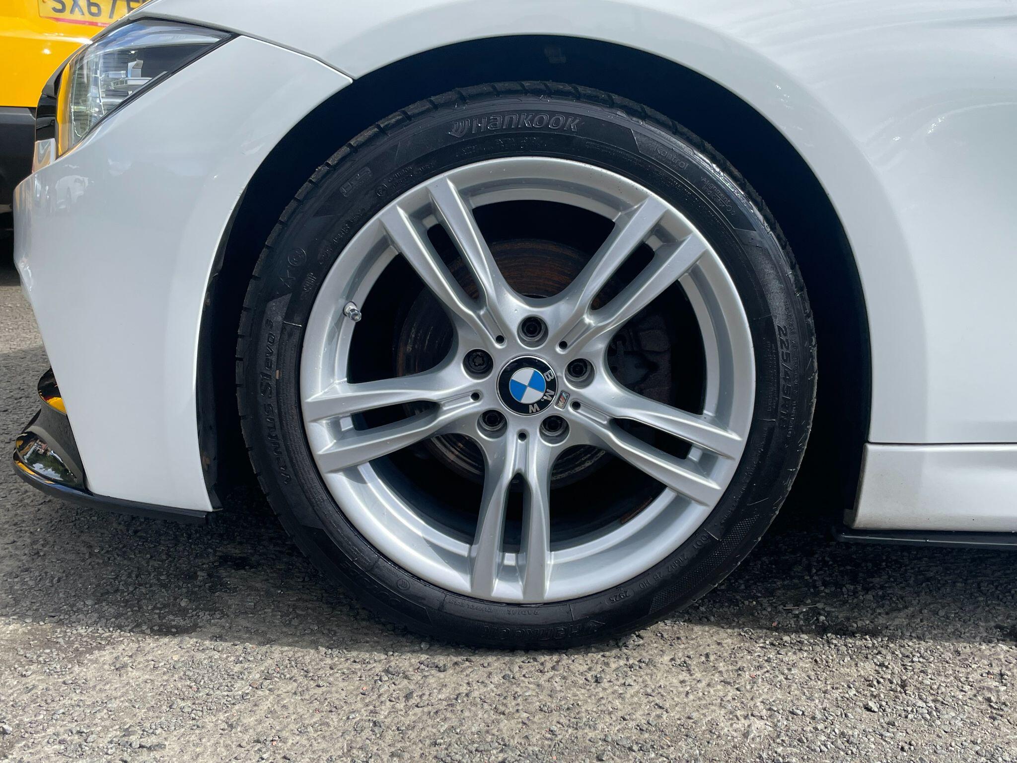 BMW 3 Series view 8