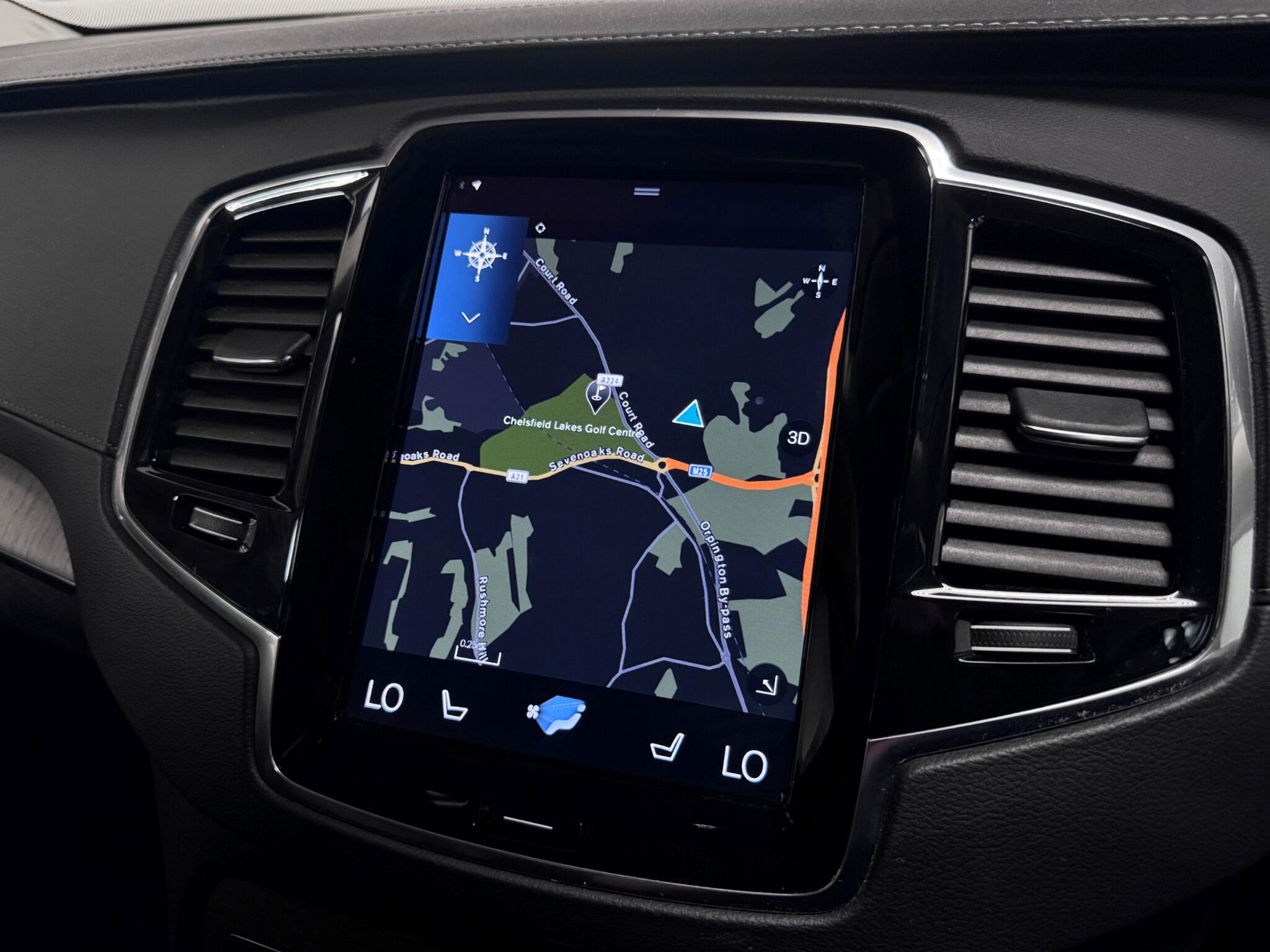 Volvo XC90 view 14