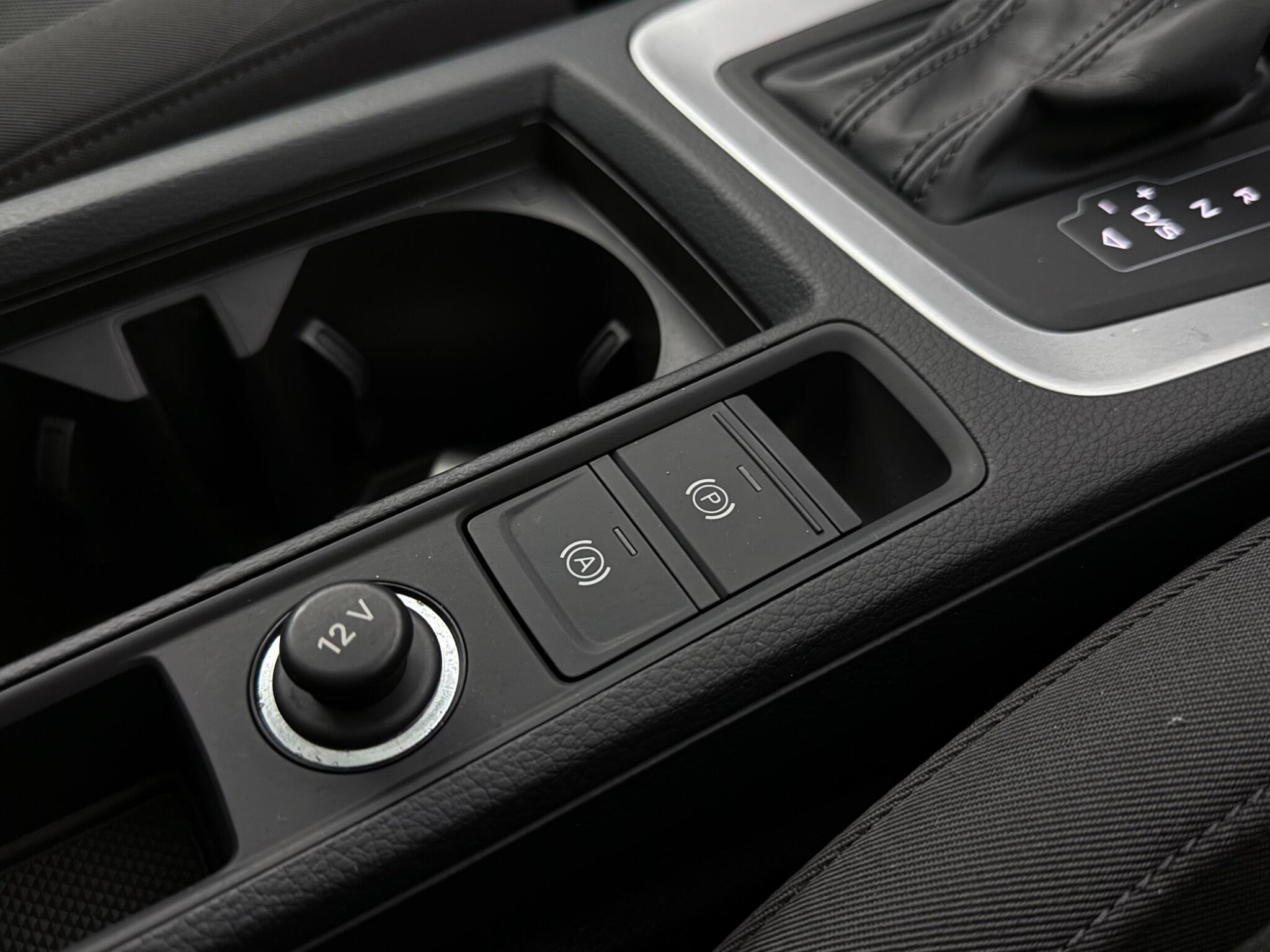 Audi Q3 view 22