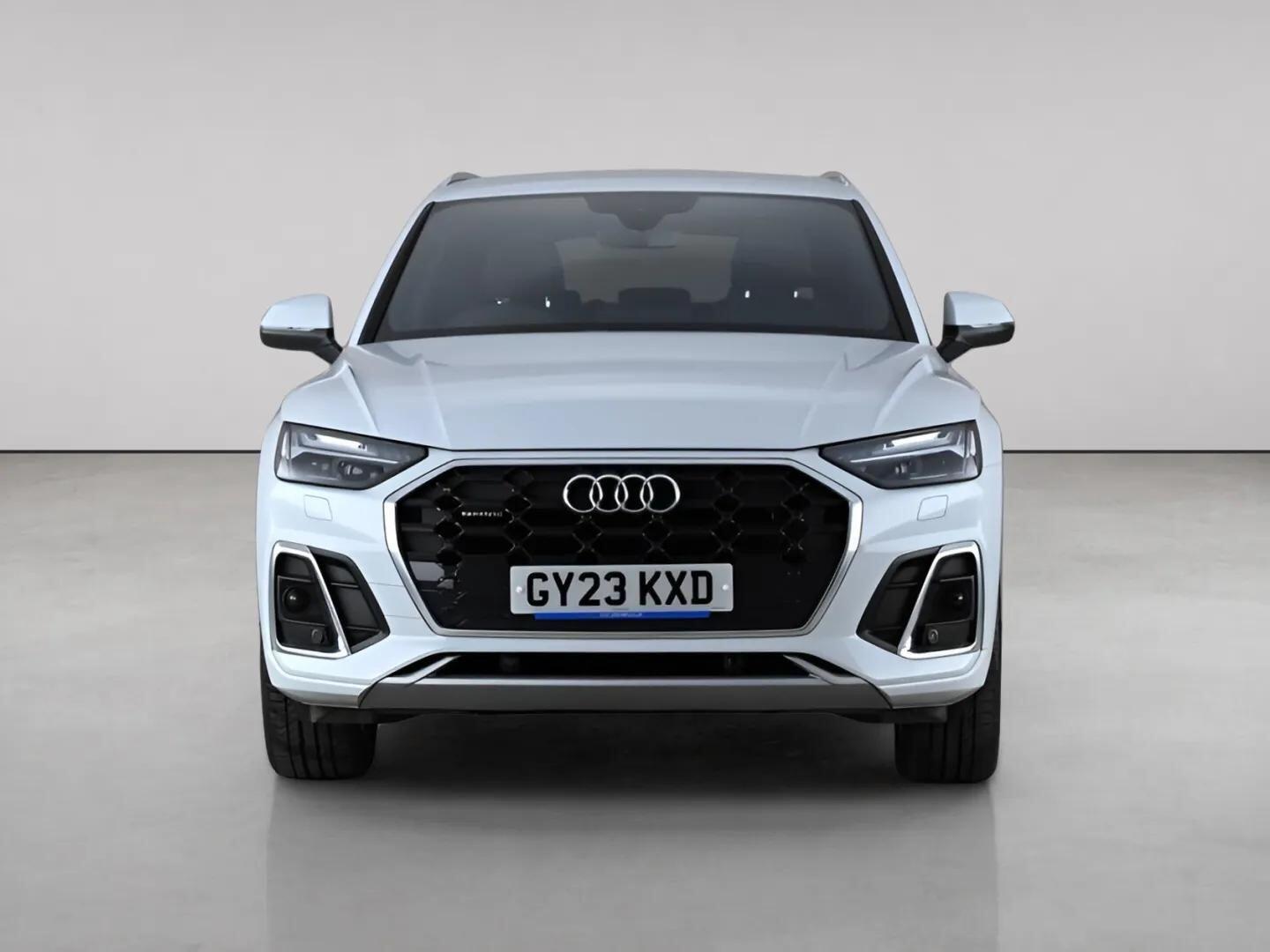 Audi Q5 view 3