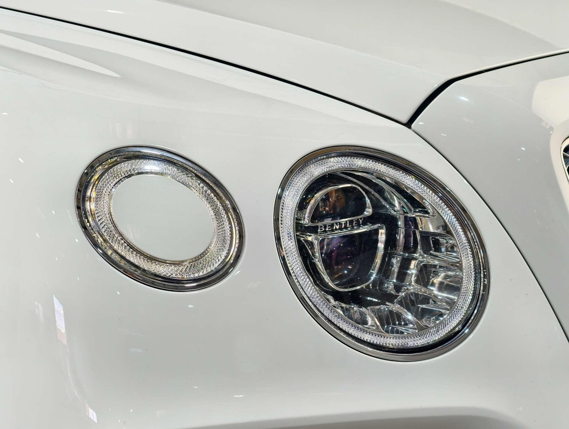Bentley Bentayga view 10