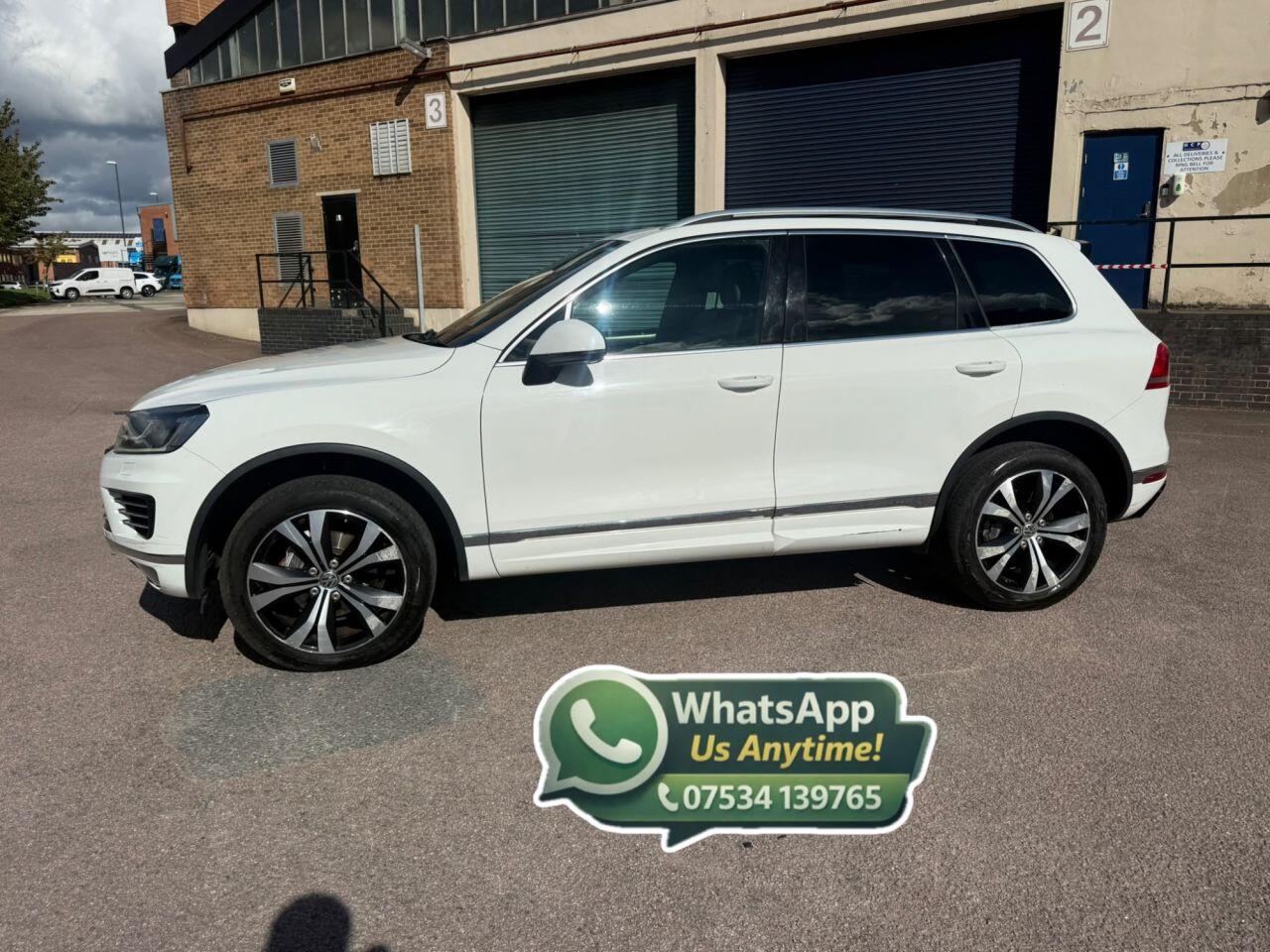 Volkswagen Touareg view 6