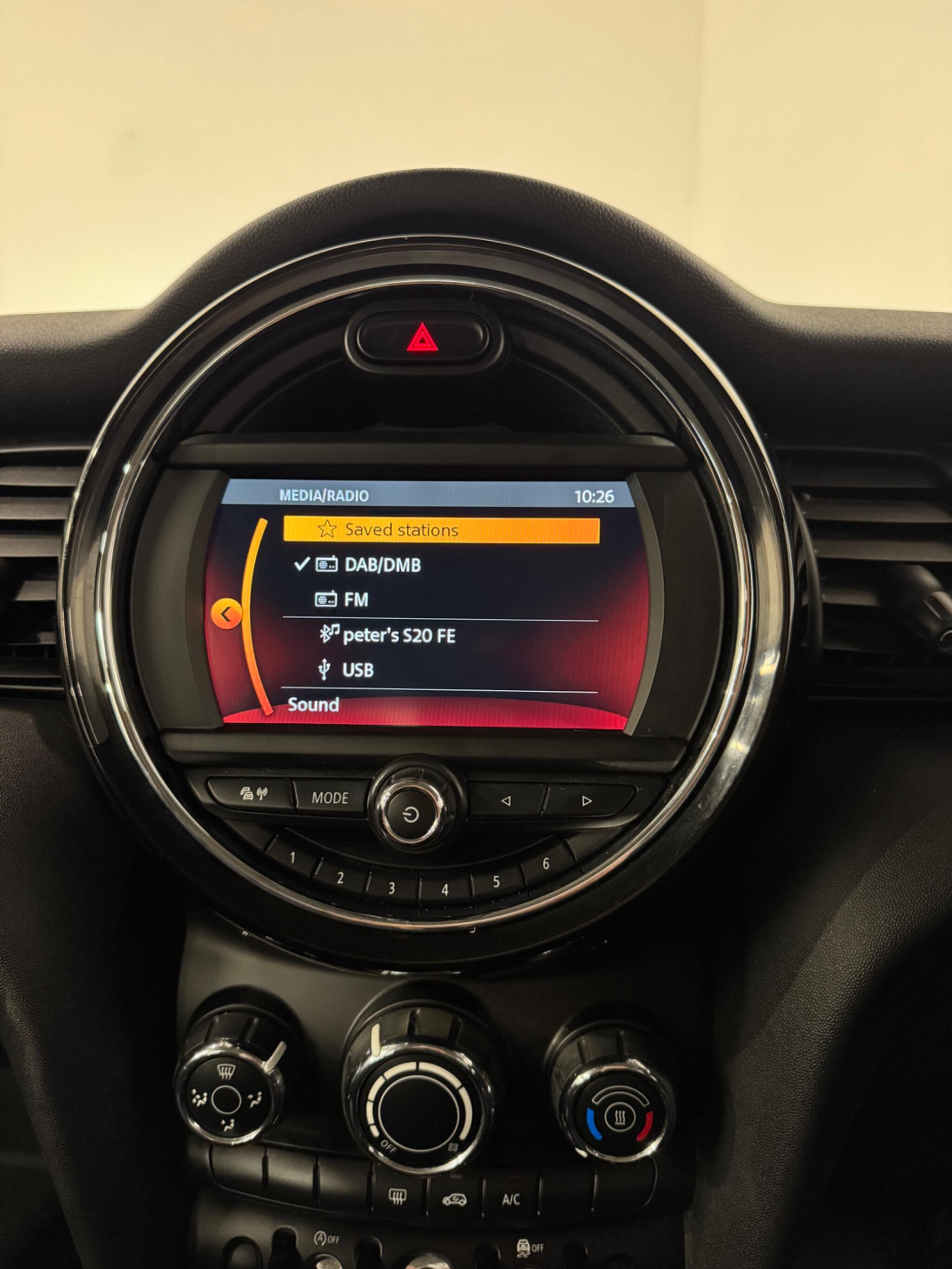 Mini Hatch view 18