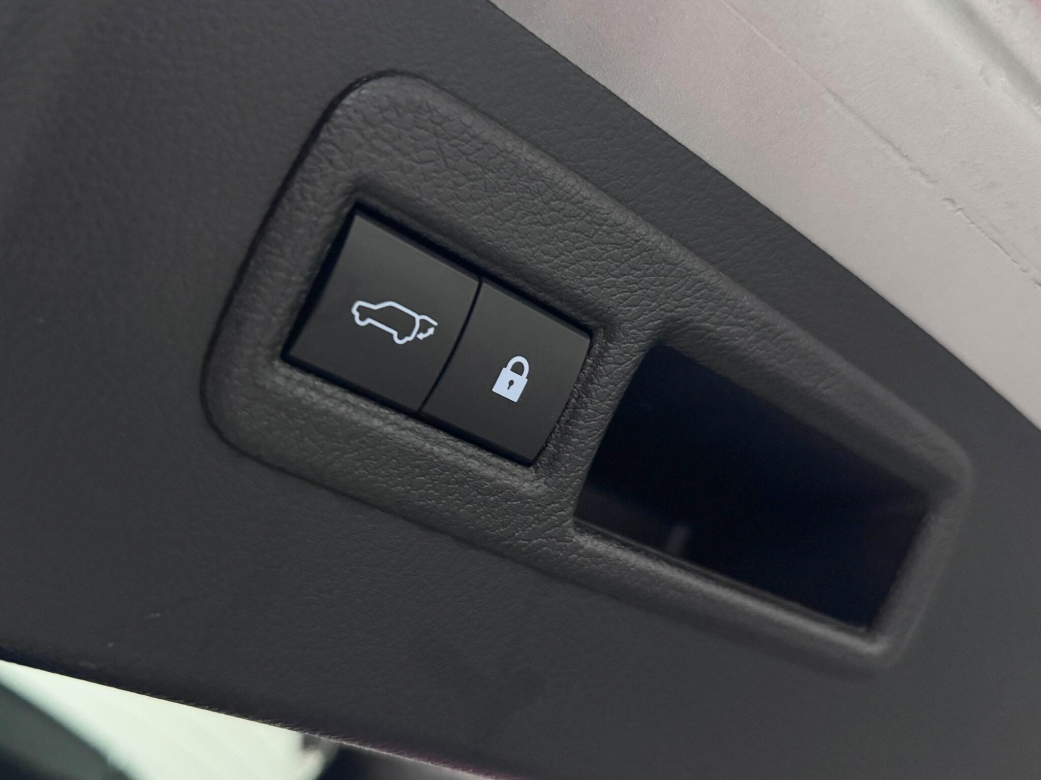 Lexus NX view 8