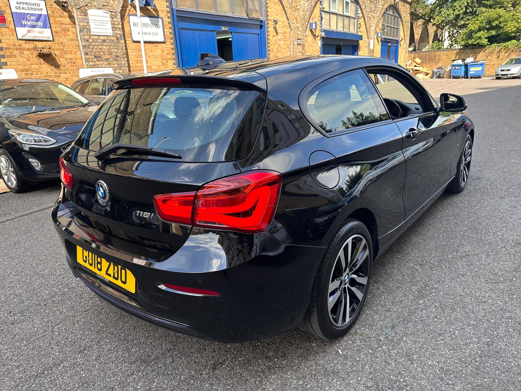 BMW 1 Series view 11