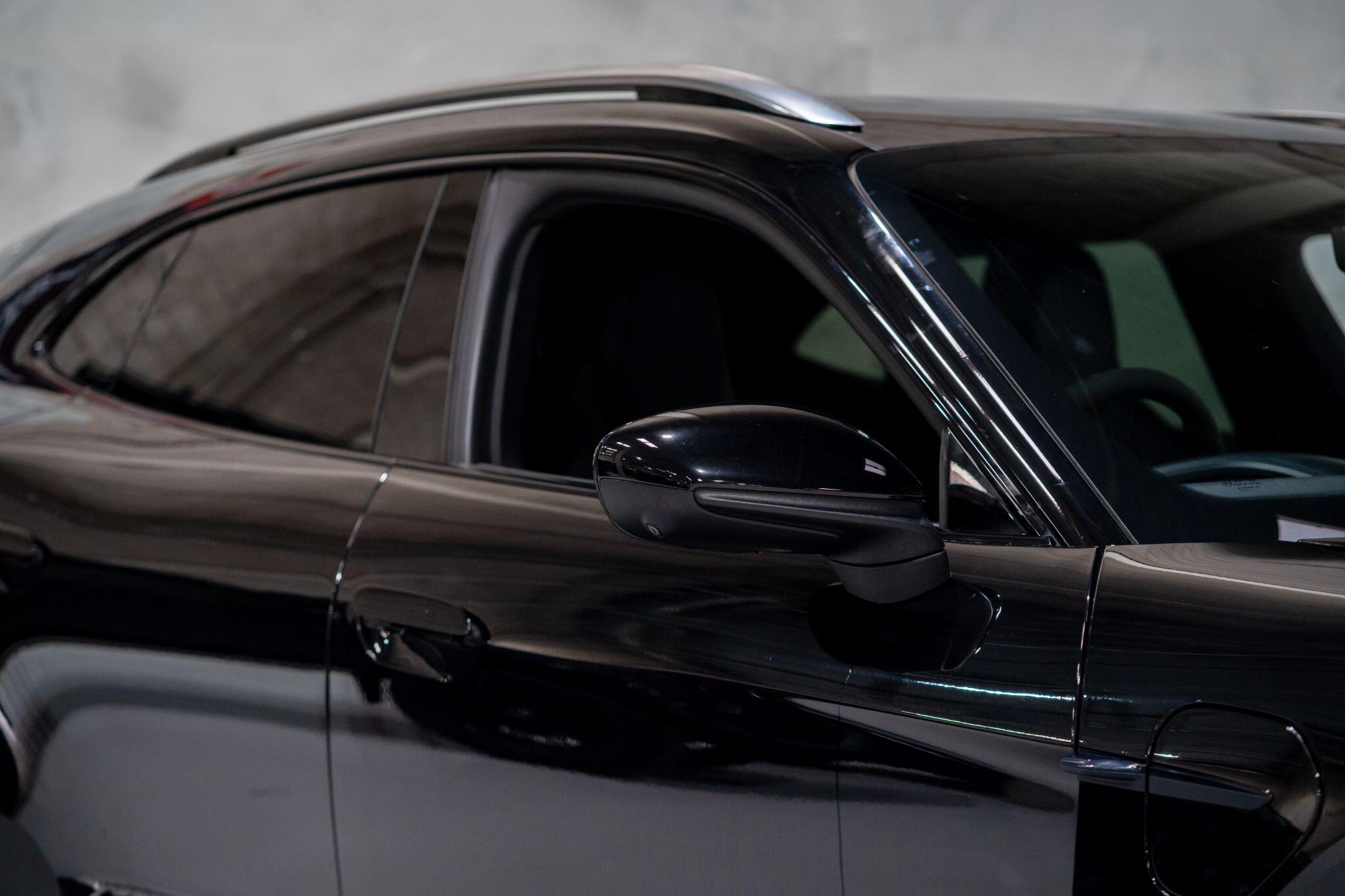 Porsche Taycan view 38