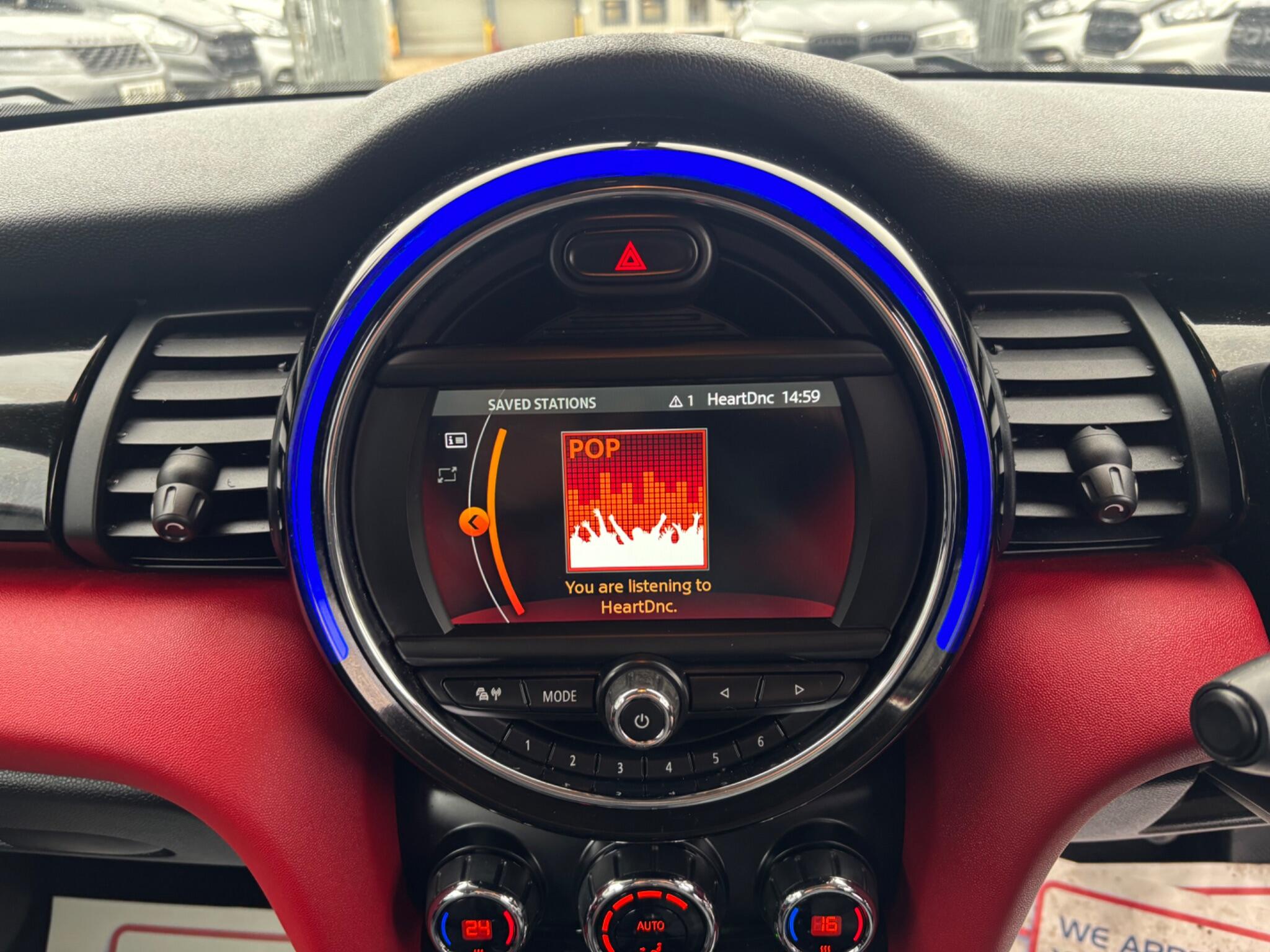 Mini Cooper view 40
