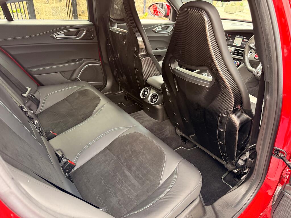 Alfa Romeo Giulia view 42