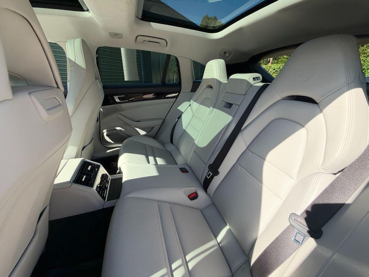 Porsche Panamera view 34