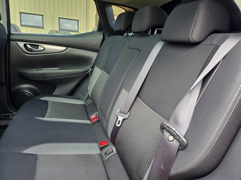 2019 Nissan Qashqai 1.3 DIG-T N-Connecta Euro 6 (s/s) 5dr • 52,400 miles image 32