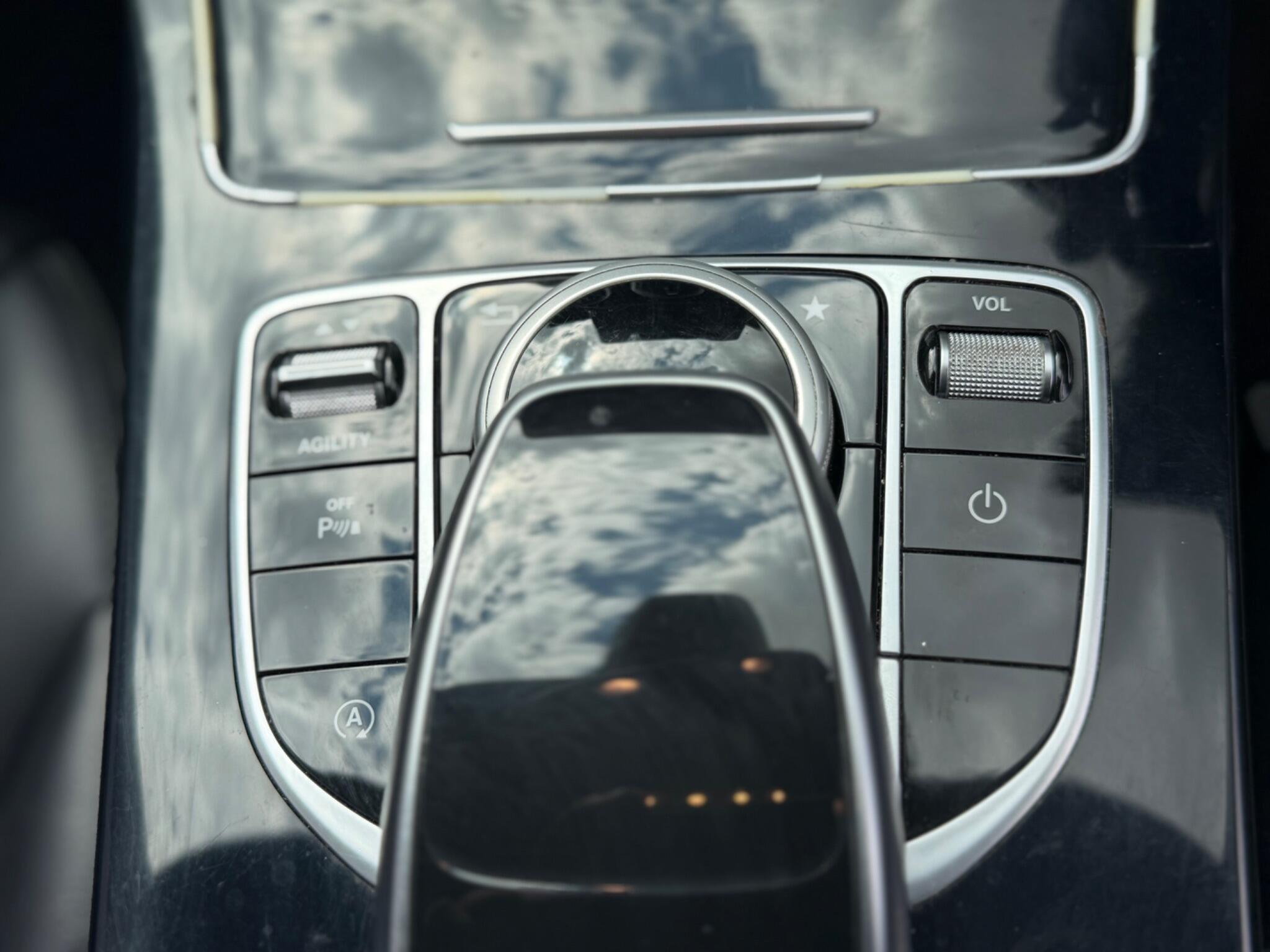 Mercedes-Benz C Class view 20