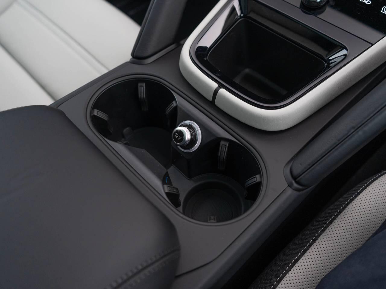 Porsche Cayenne view 24