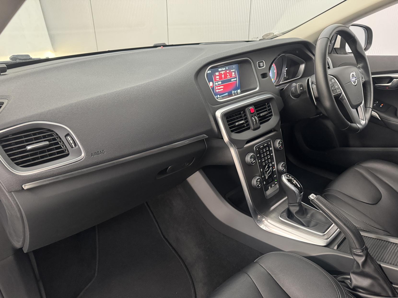 Volvo V40 view 49