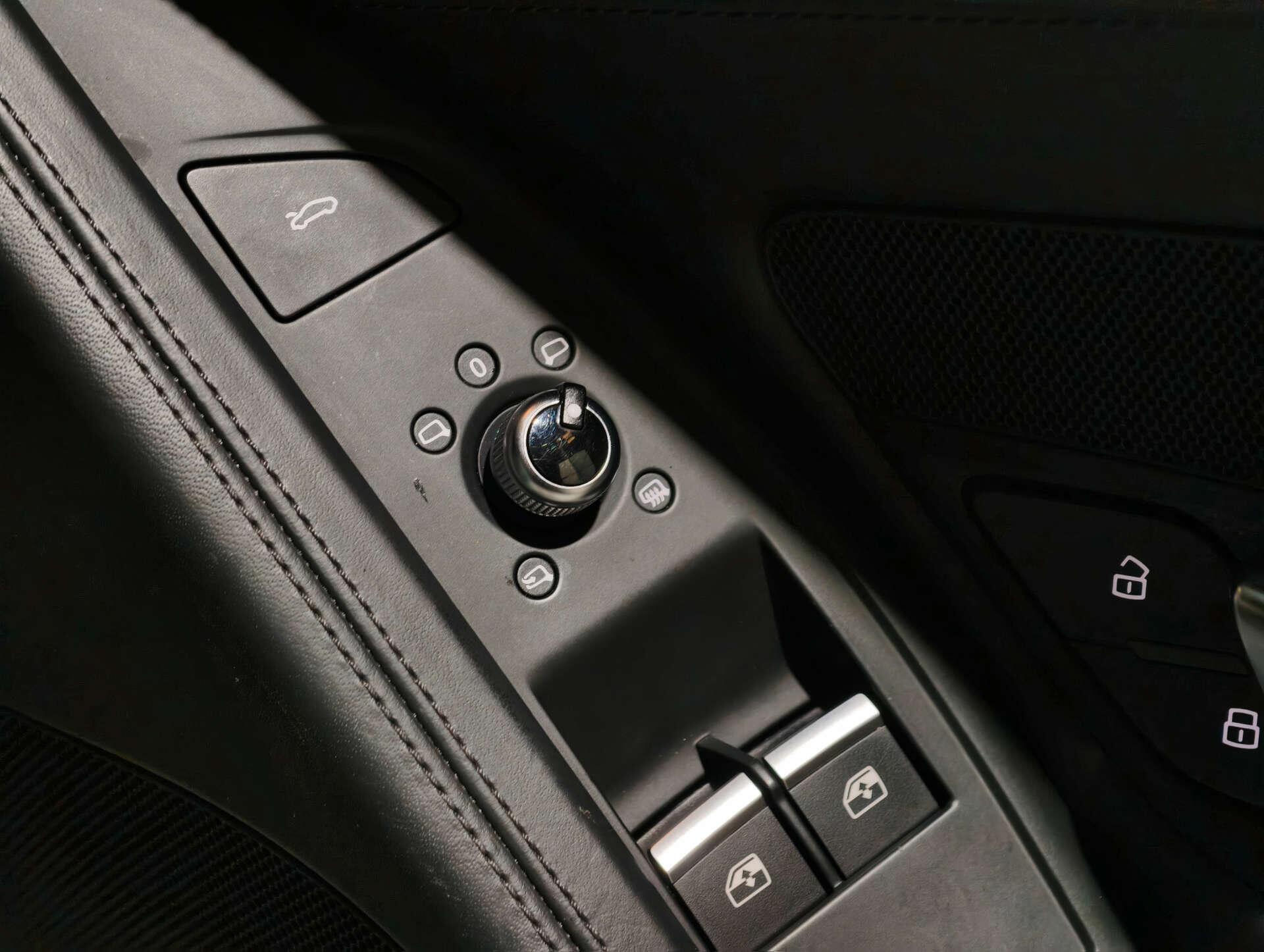Audi R8 view 42