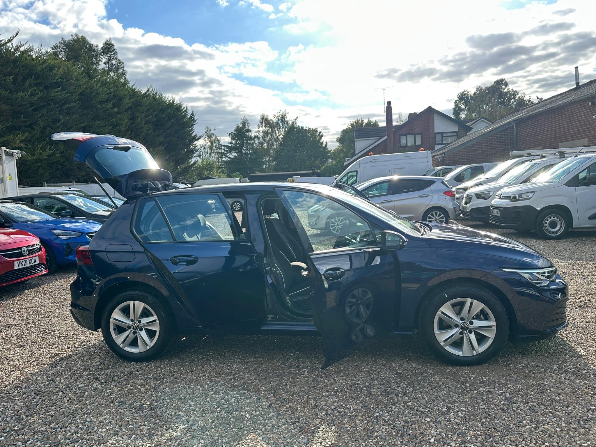 Volkswagen Golf view 25