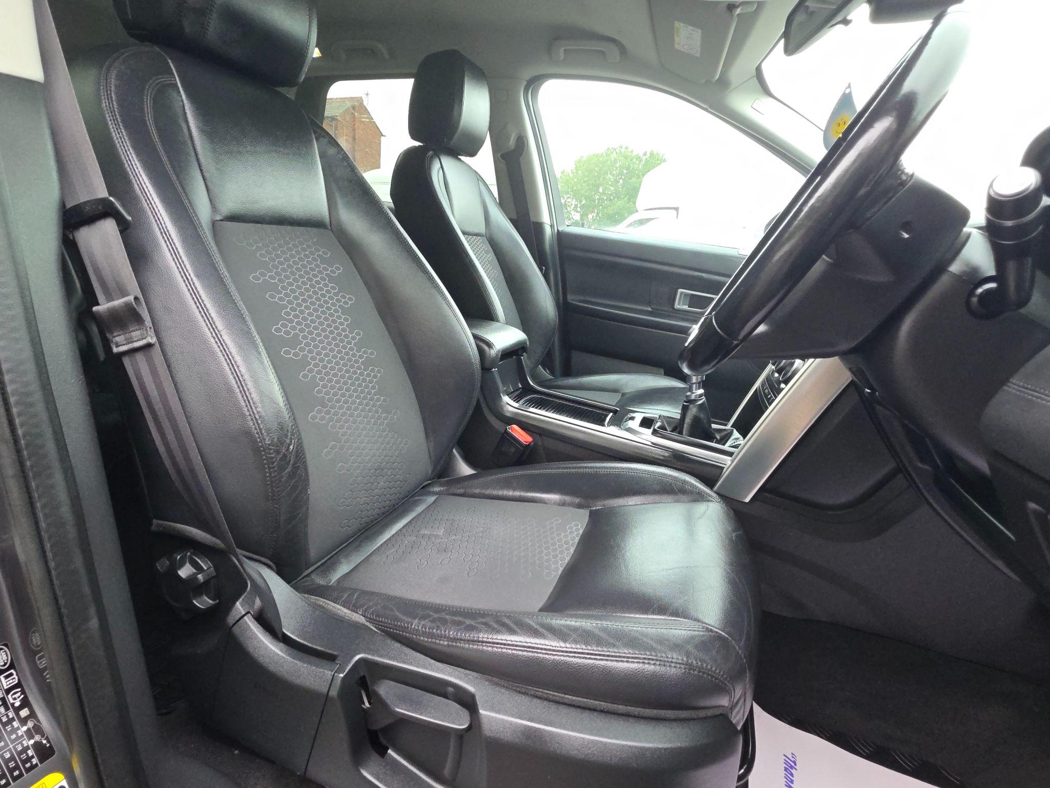 2017 Land Rover Discovery Sport 2.0 TD4 SE 4WD Euro 6 (s/s) 5dr (5 Seat) • 60,214 miles image 21