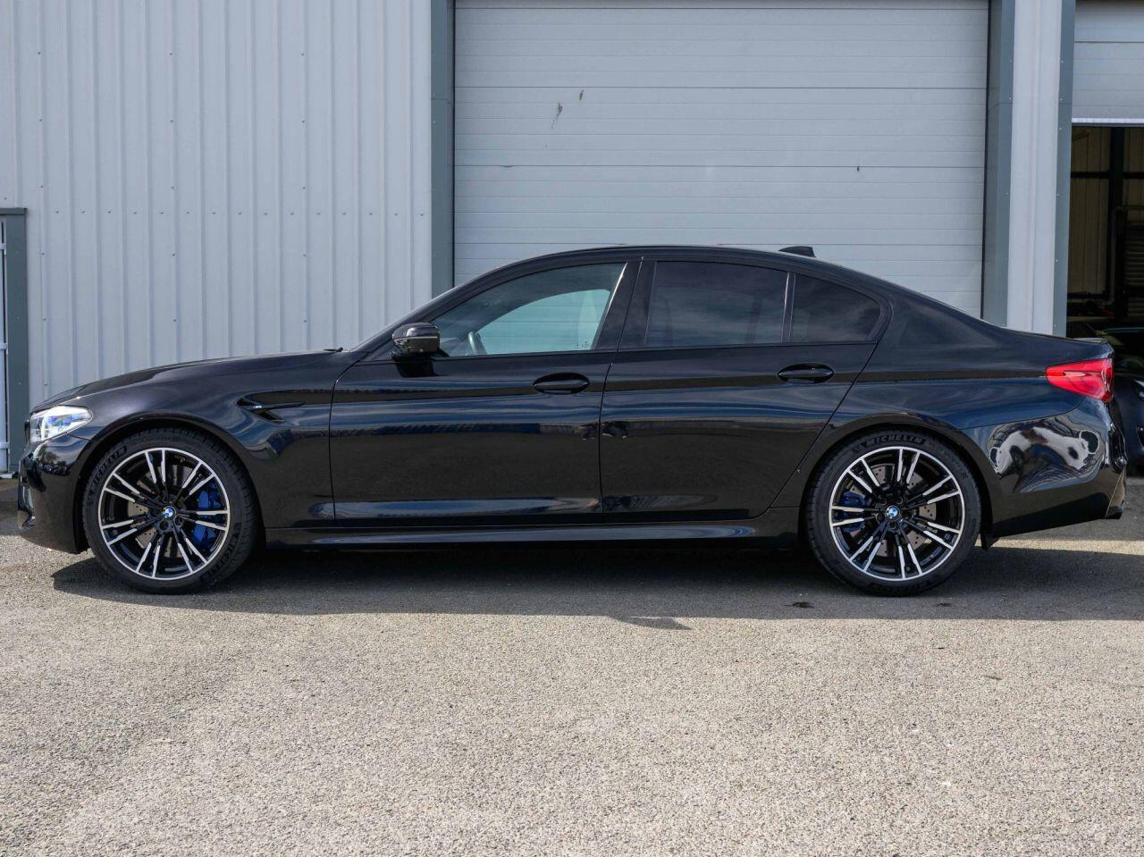 BMW M5 view 6