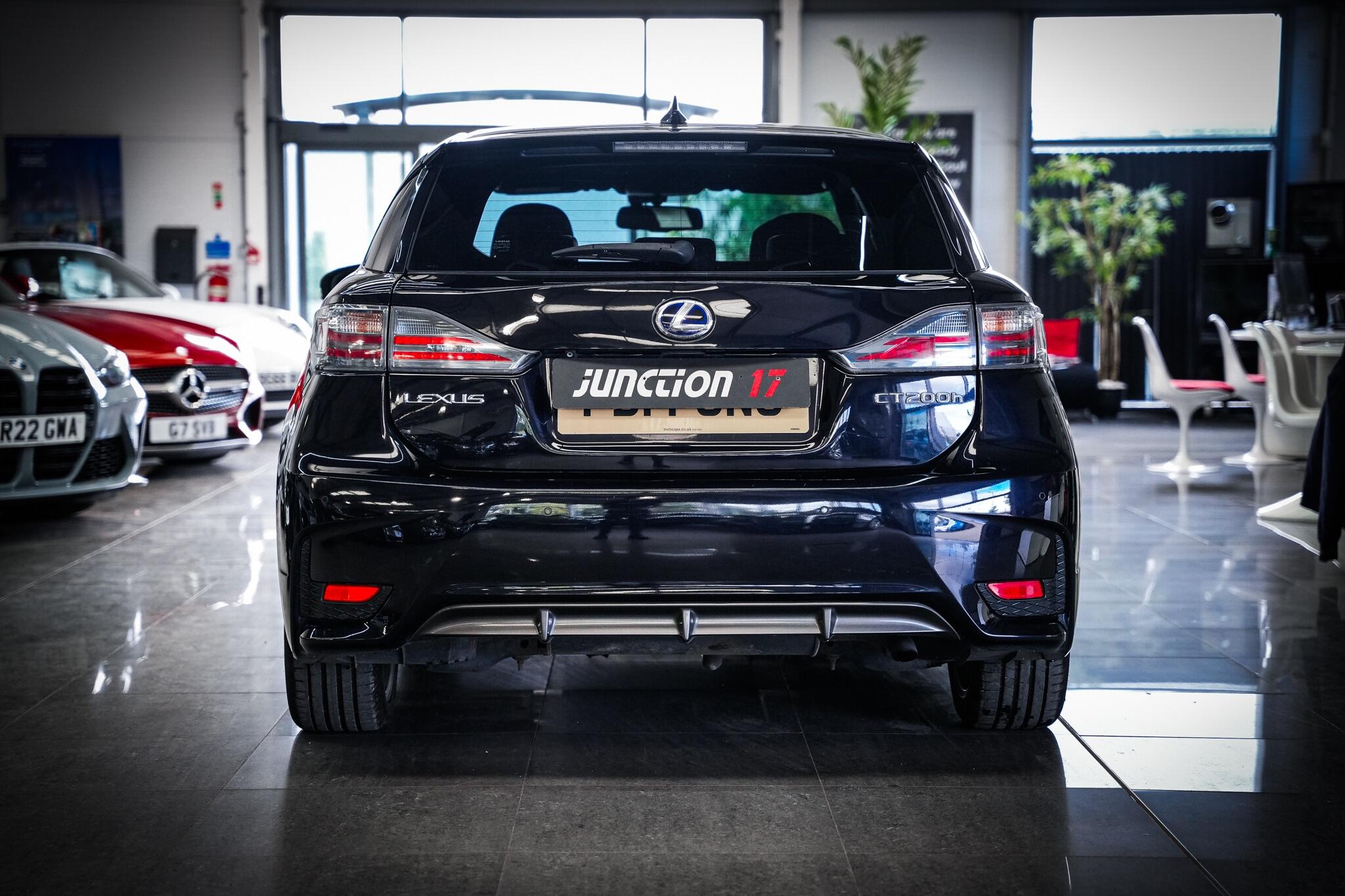 Lexus CT view 14