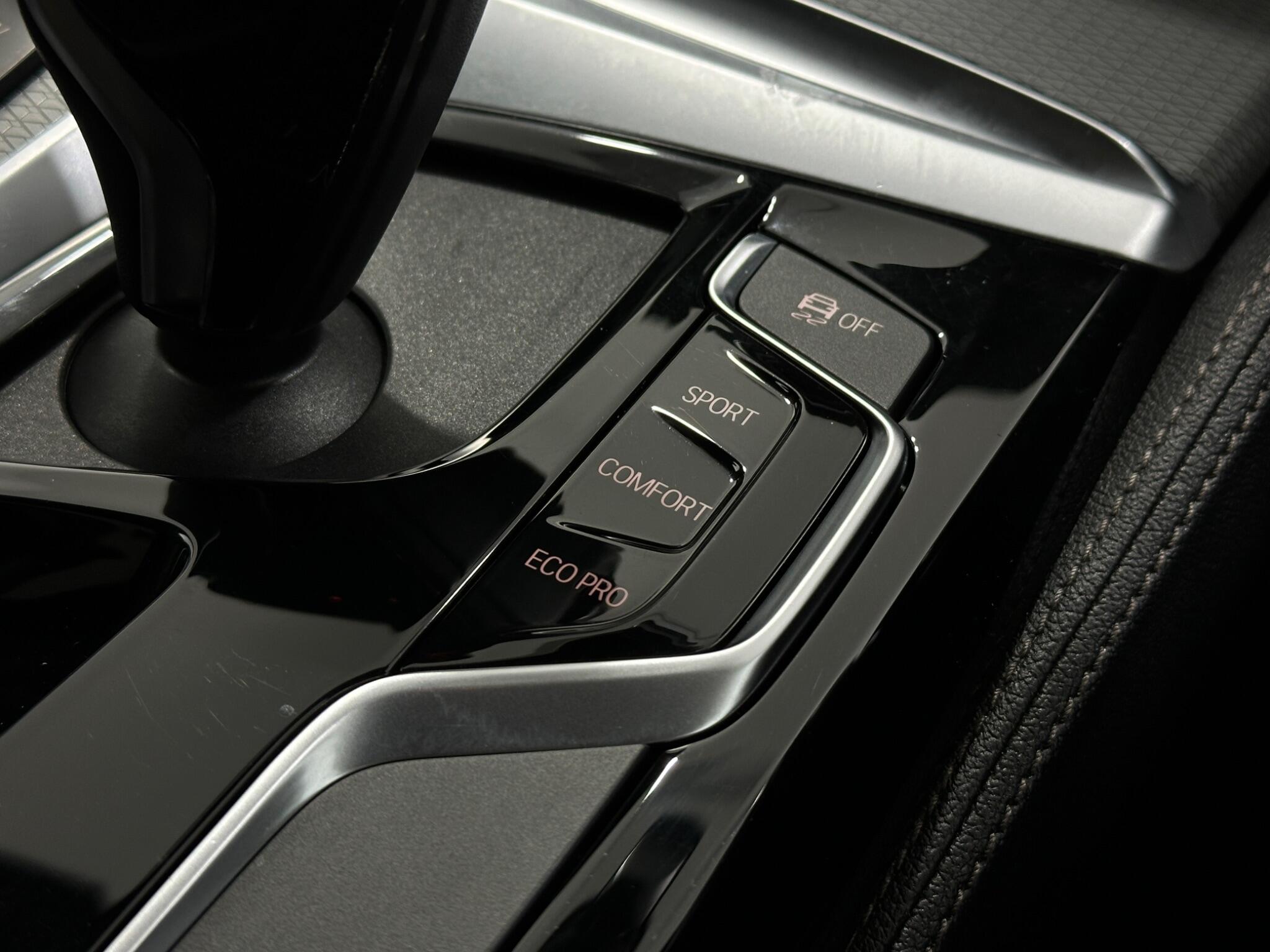BMW 5 Series view 22