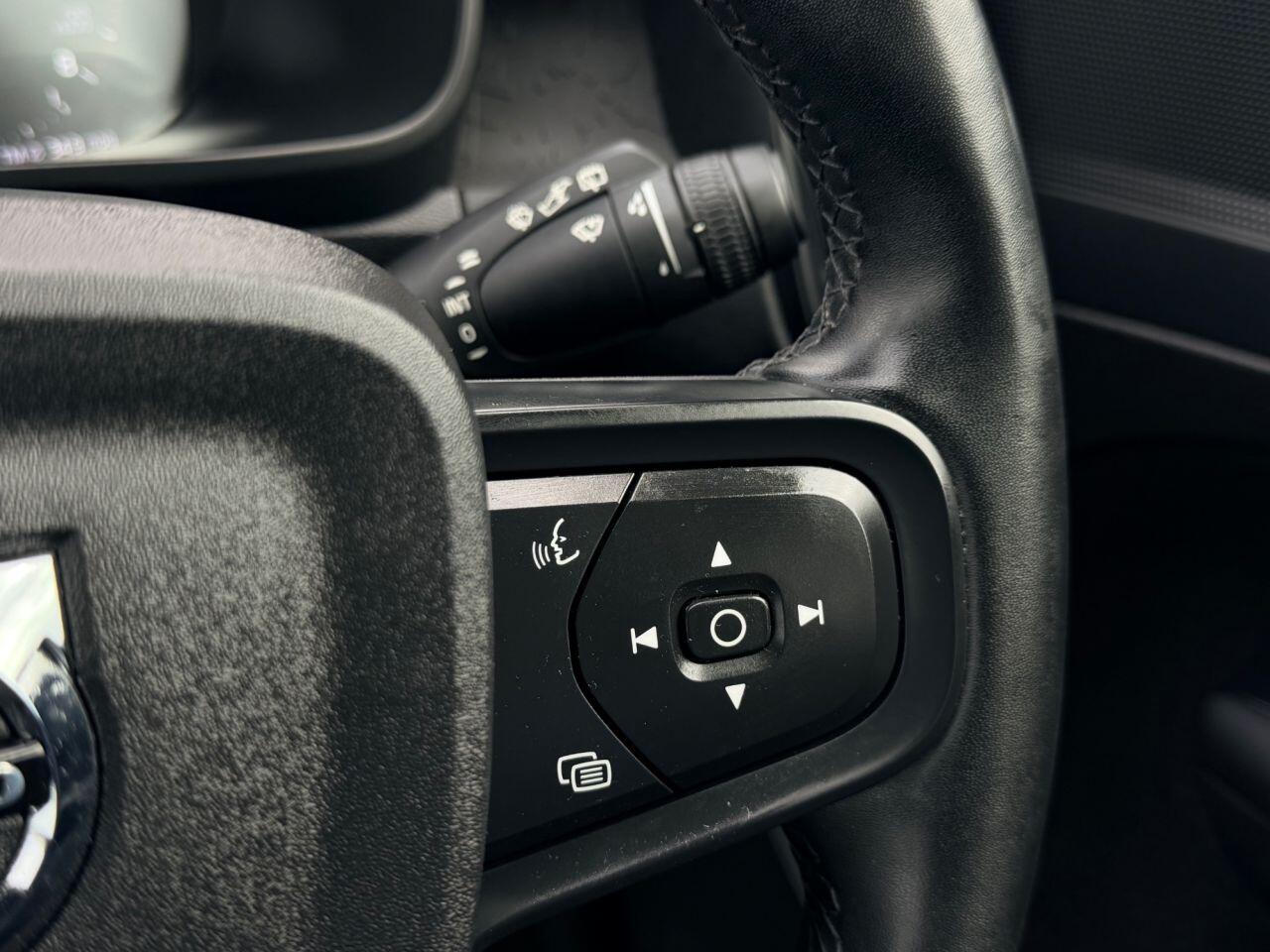 Volvo XC40 view 30