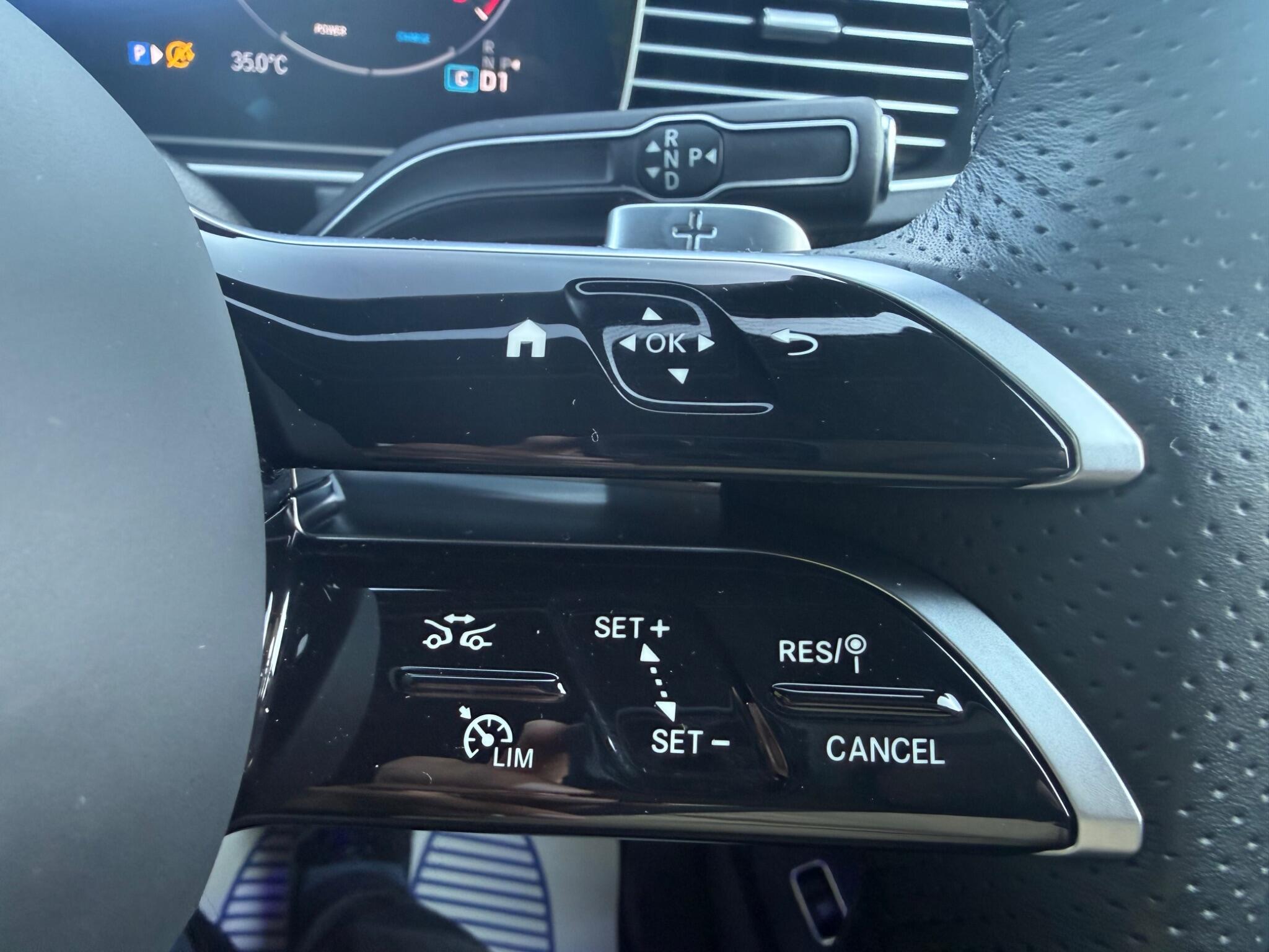 Mercedes-Benz GLS view 27