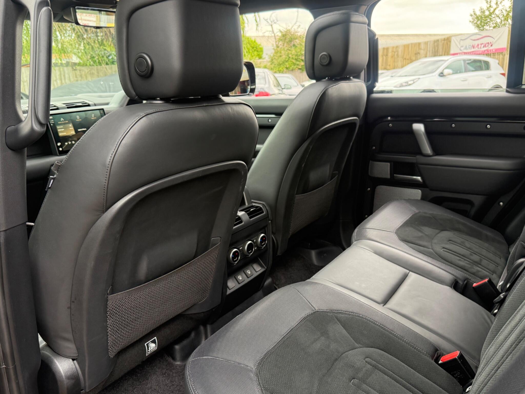 Land Rover Defender 130 view 20