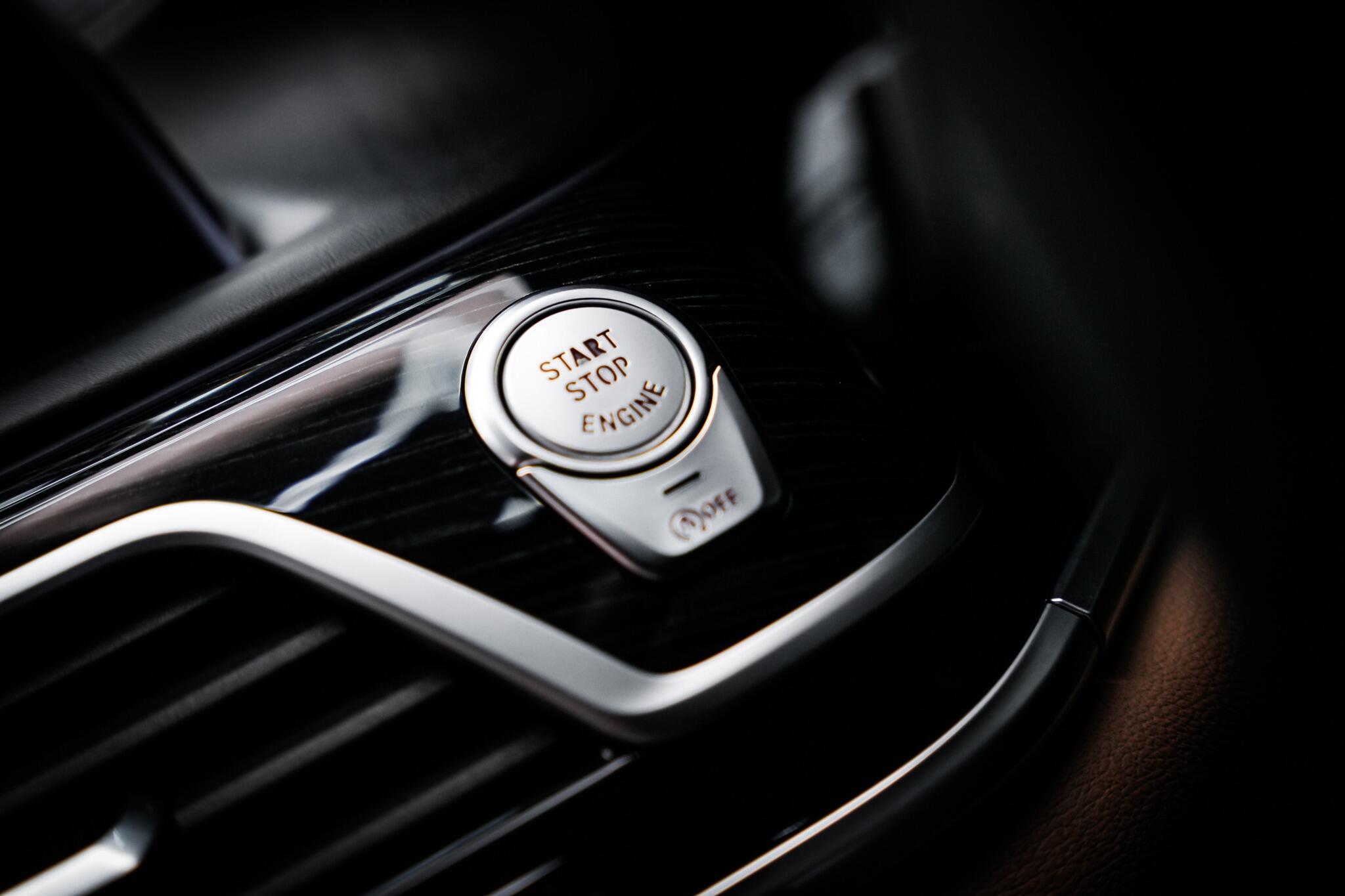 BMW 7 Series view 45