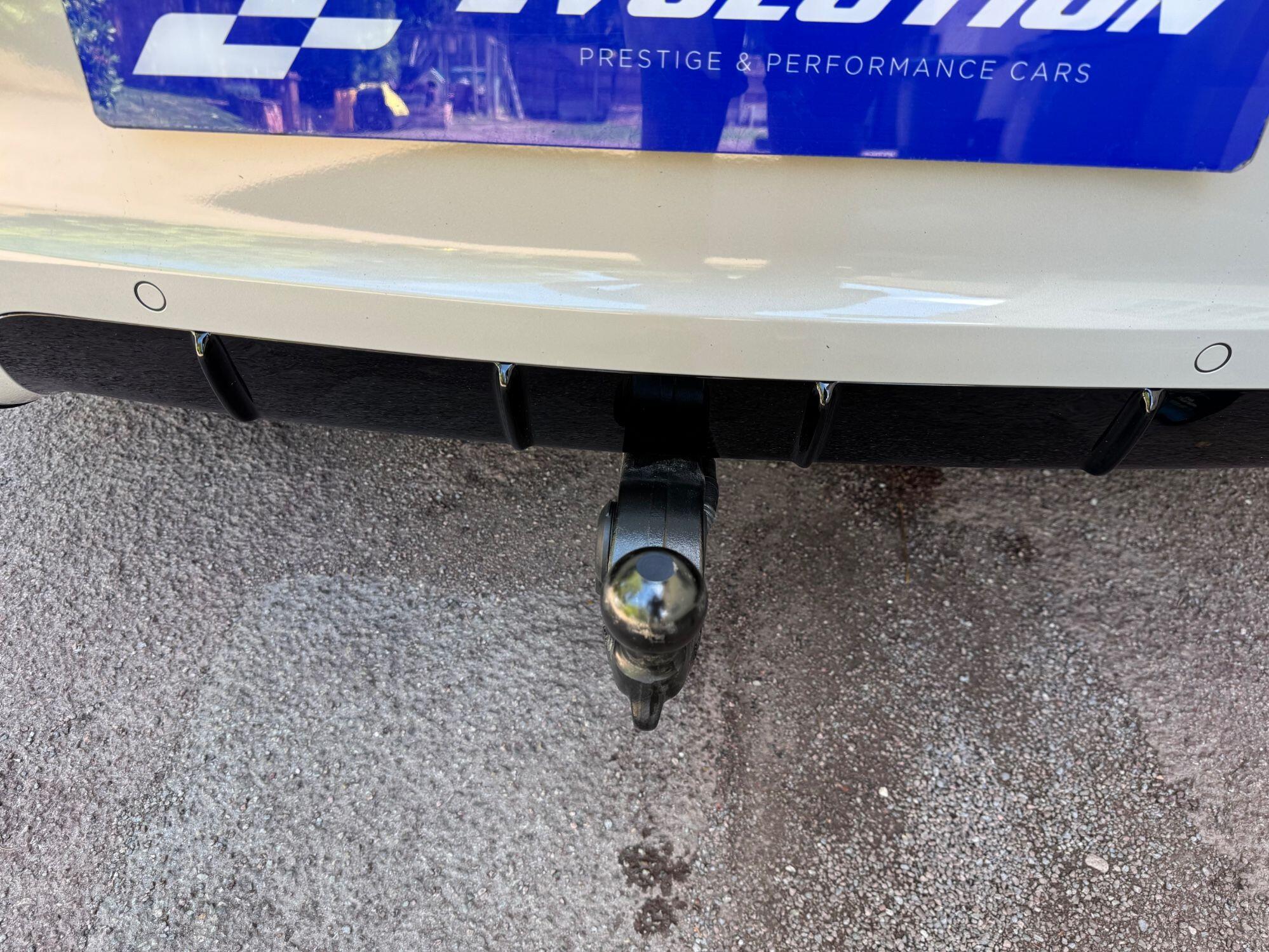 Porsche Cayenne view 28