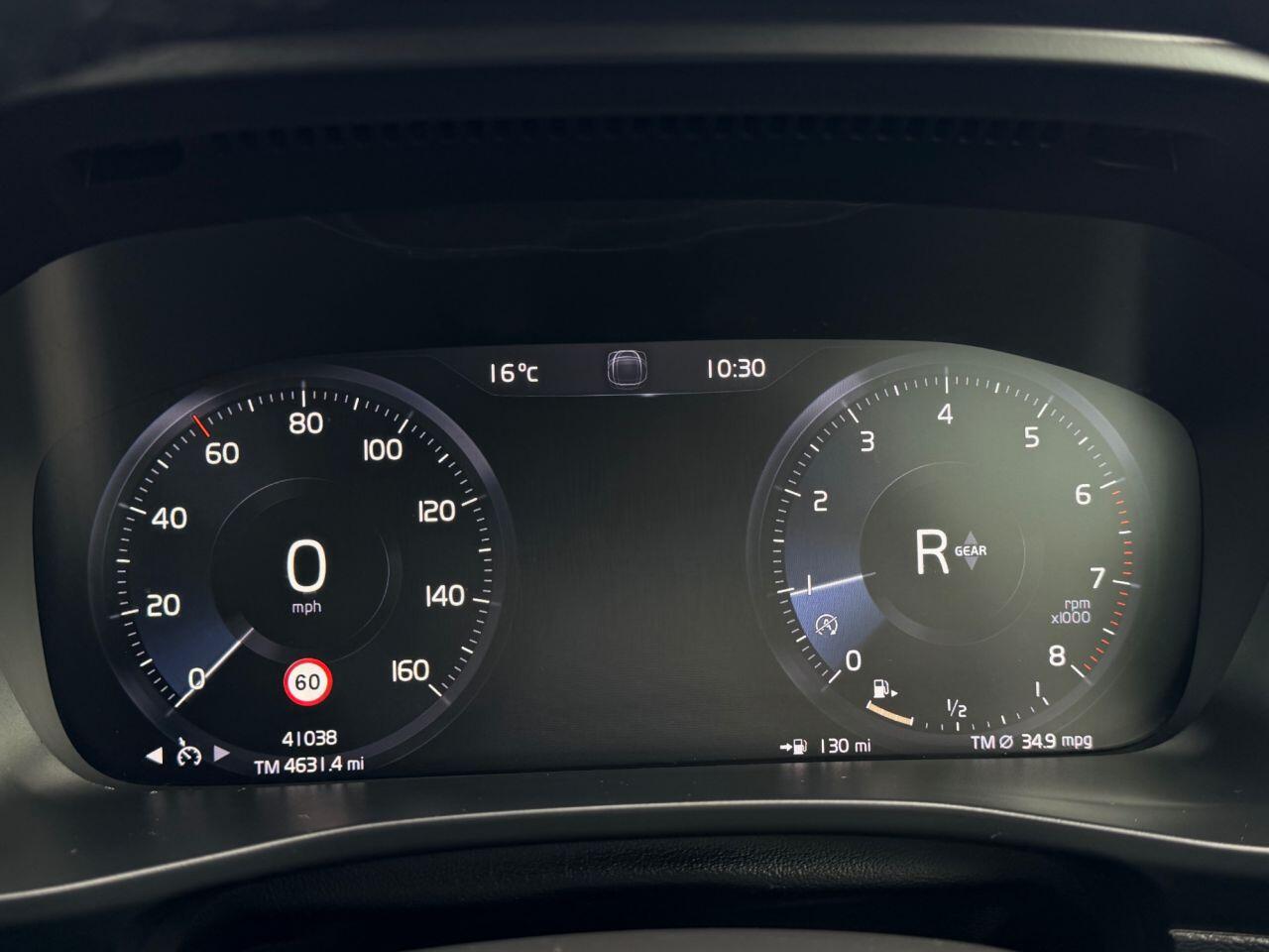 Volvo XC40 view 33