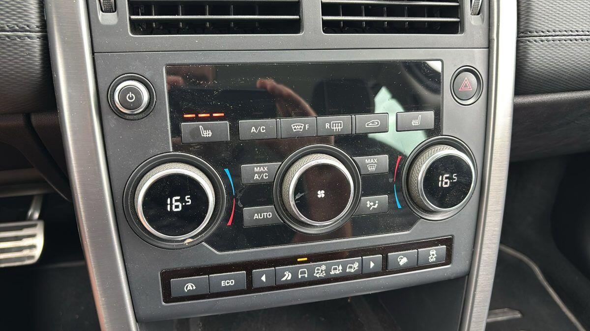 Land Rover Discovery Sport view 18