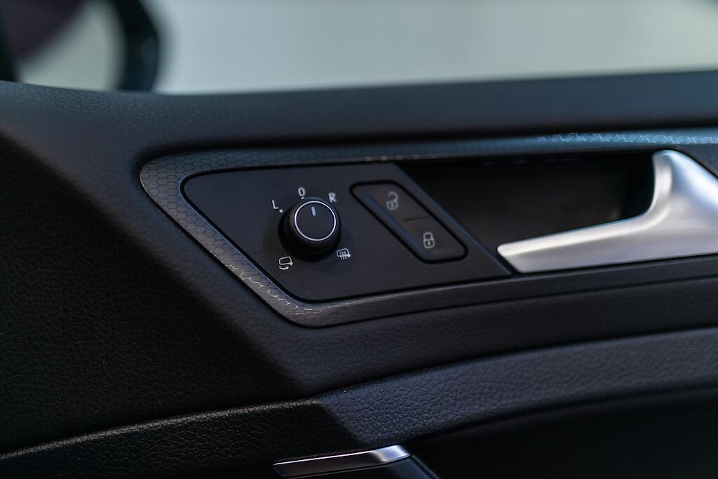 Volkswagen Golf view 22