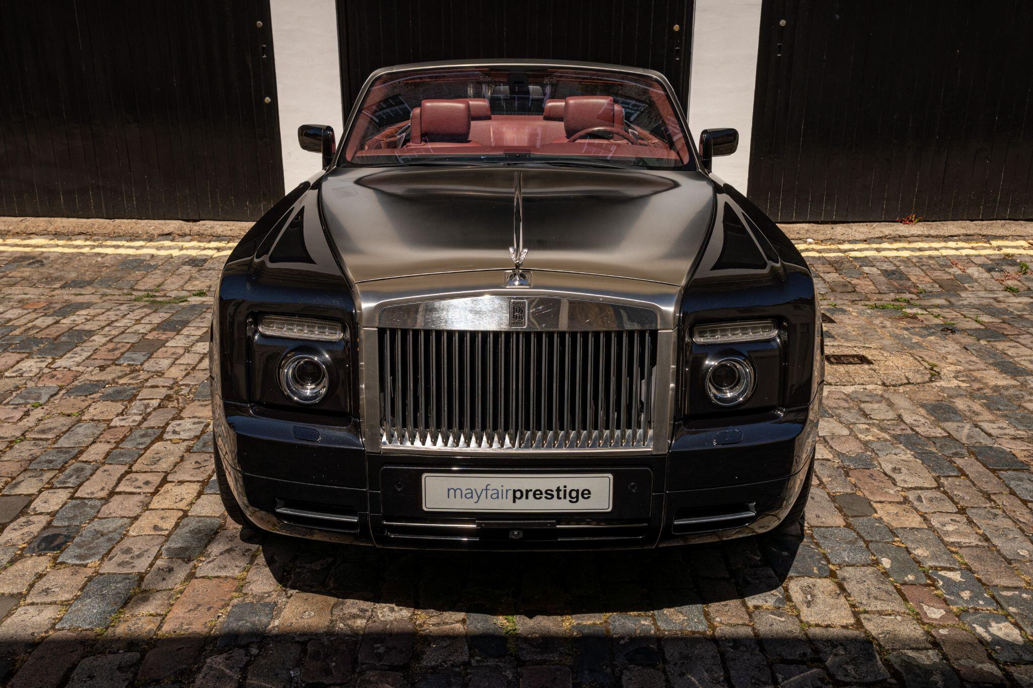 Rolls-Royce Phantom view 7