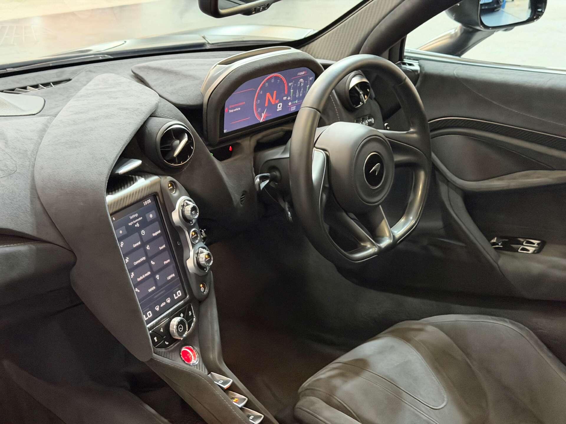 Mclaren 720s view 38