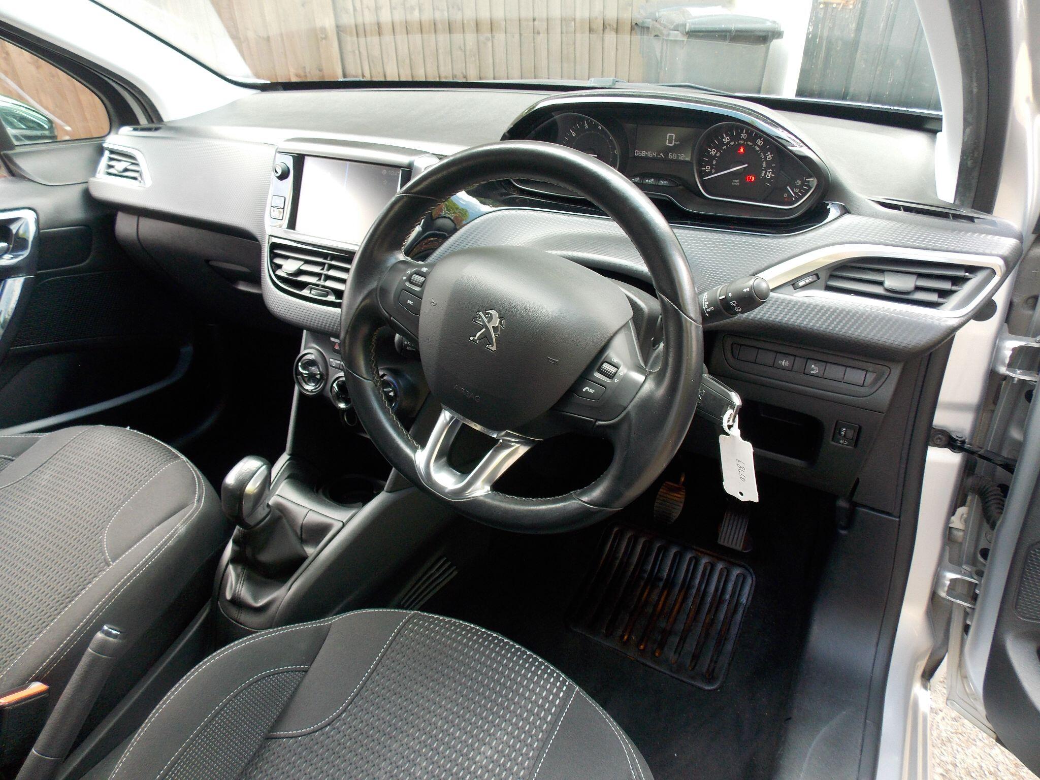 Peugeot 208 view 70