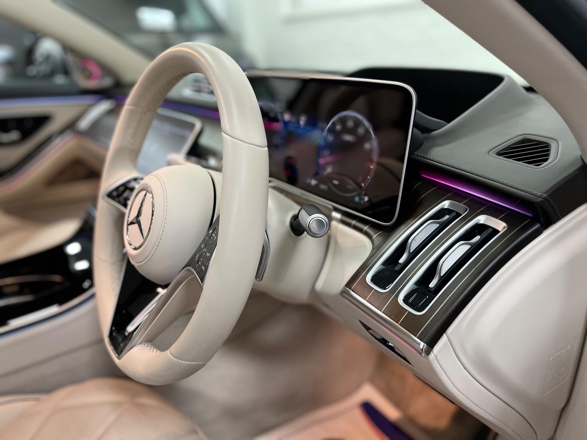 Mercedes-Benz S-Class view 27