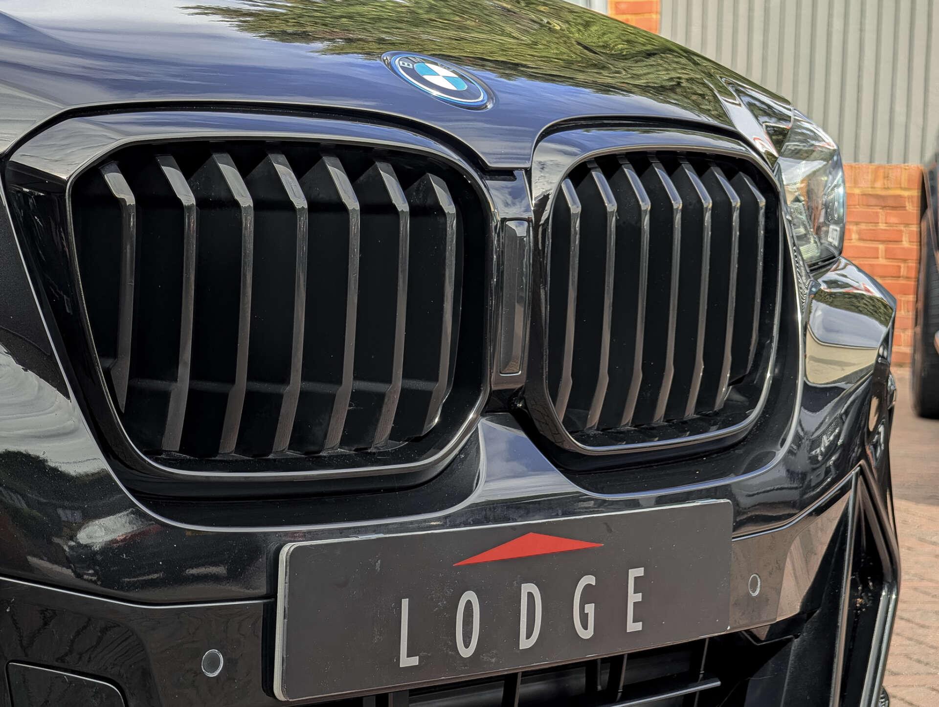 BMW X3 view 11