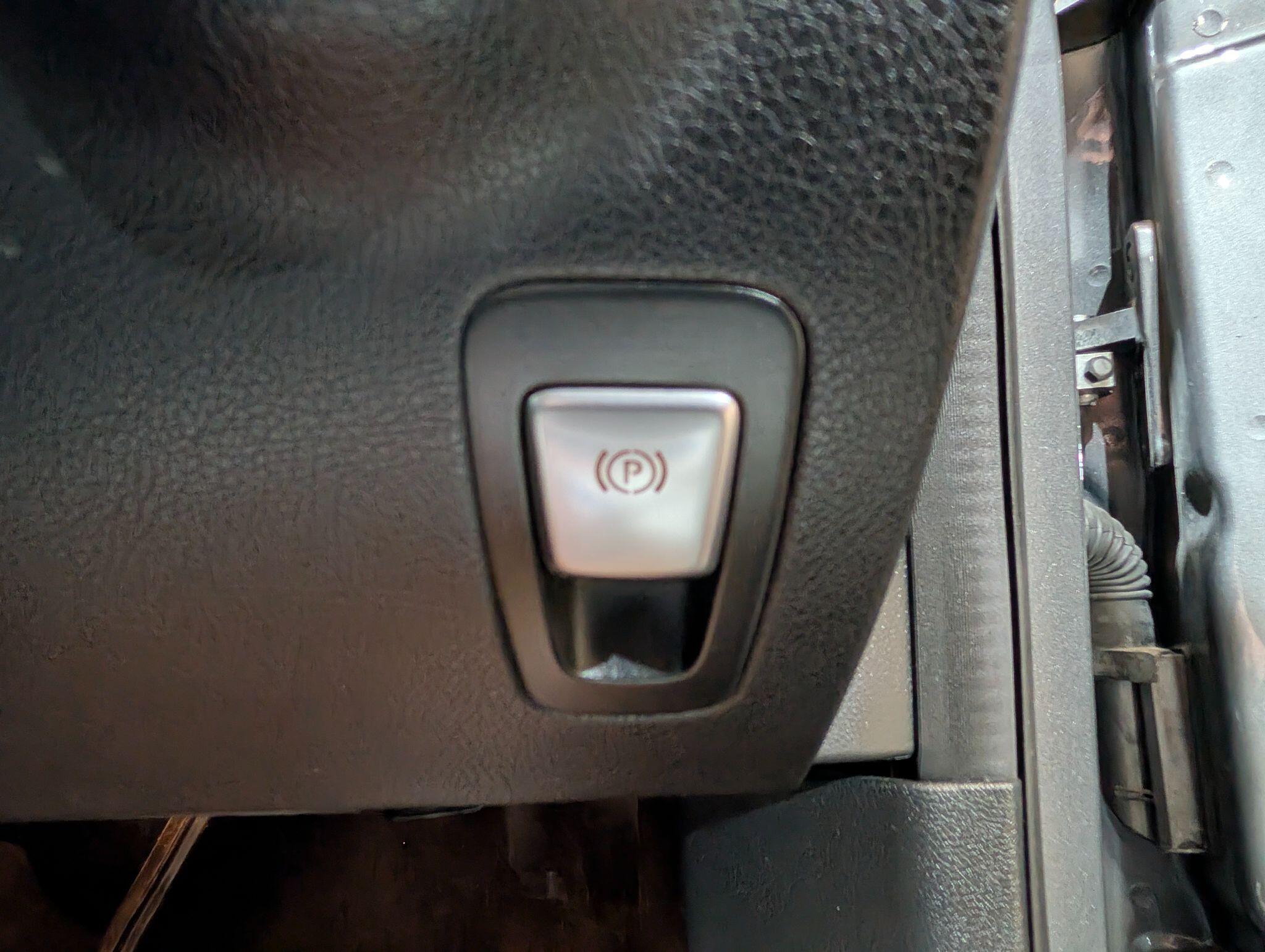 Mercedes-Benz C Class view 32