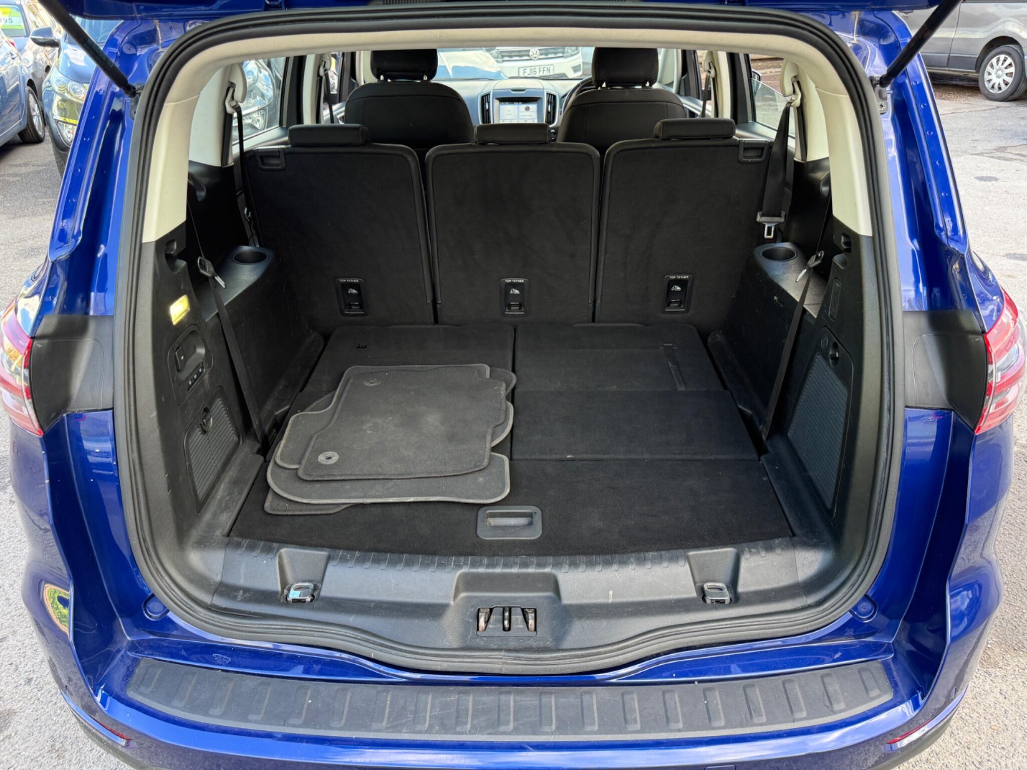 Ford S-Max - Image 45