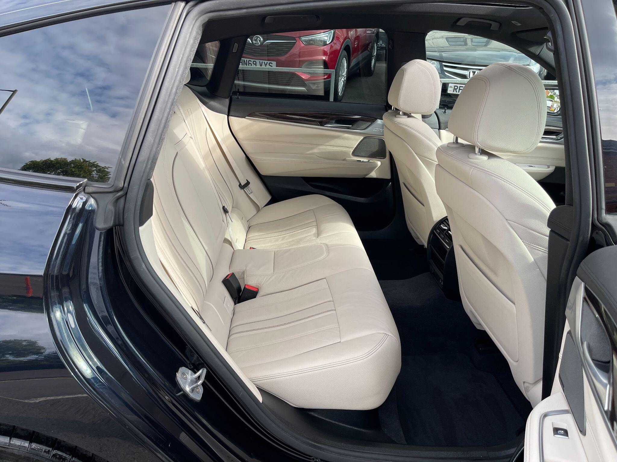 BMW 6 Series view 44