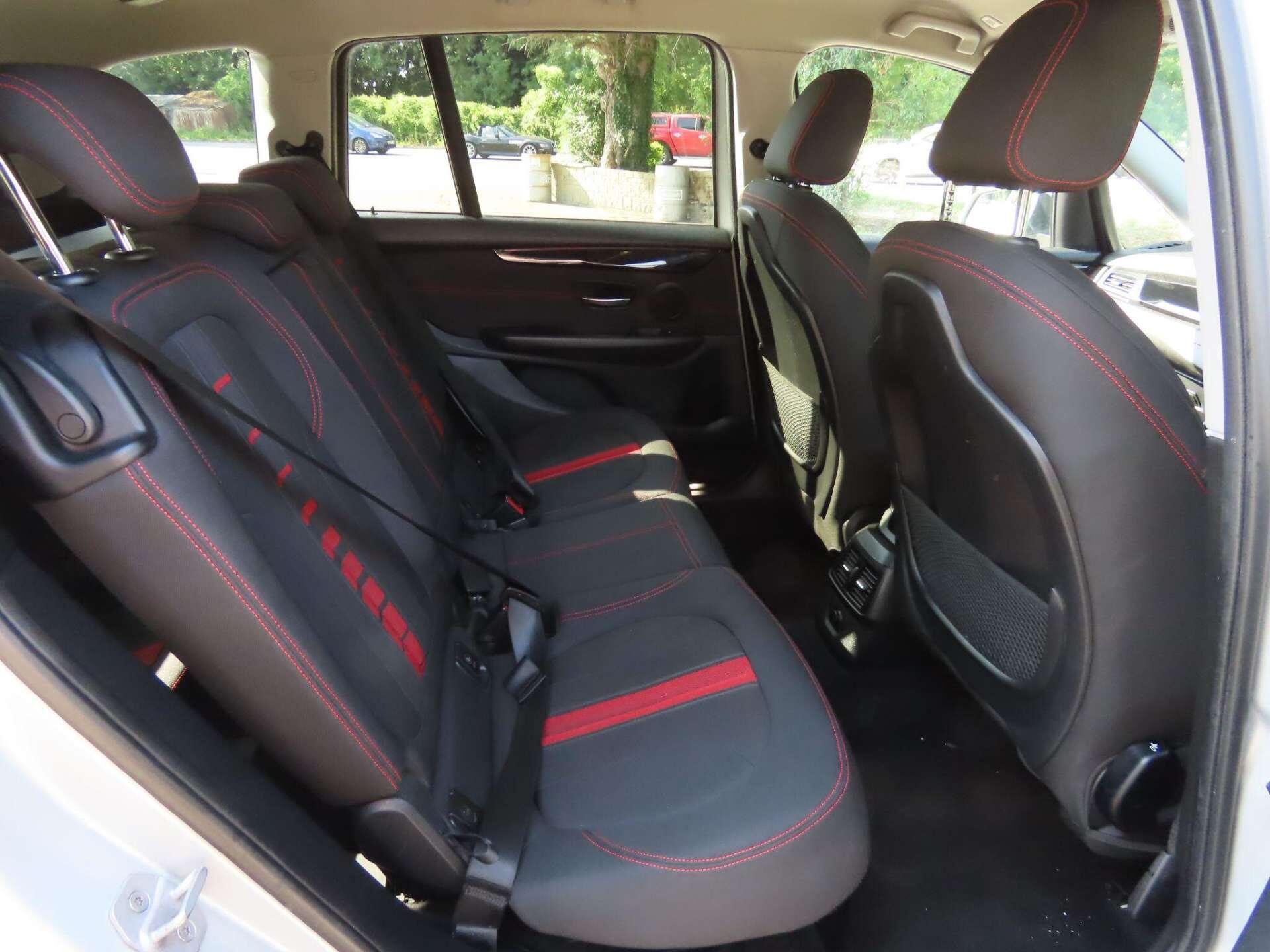 BMW 2 Series view 9