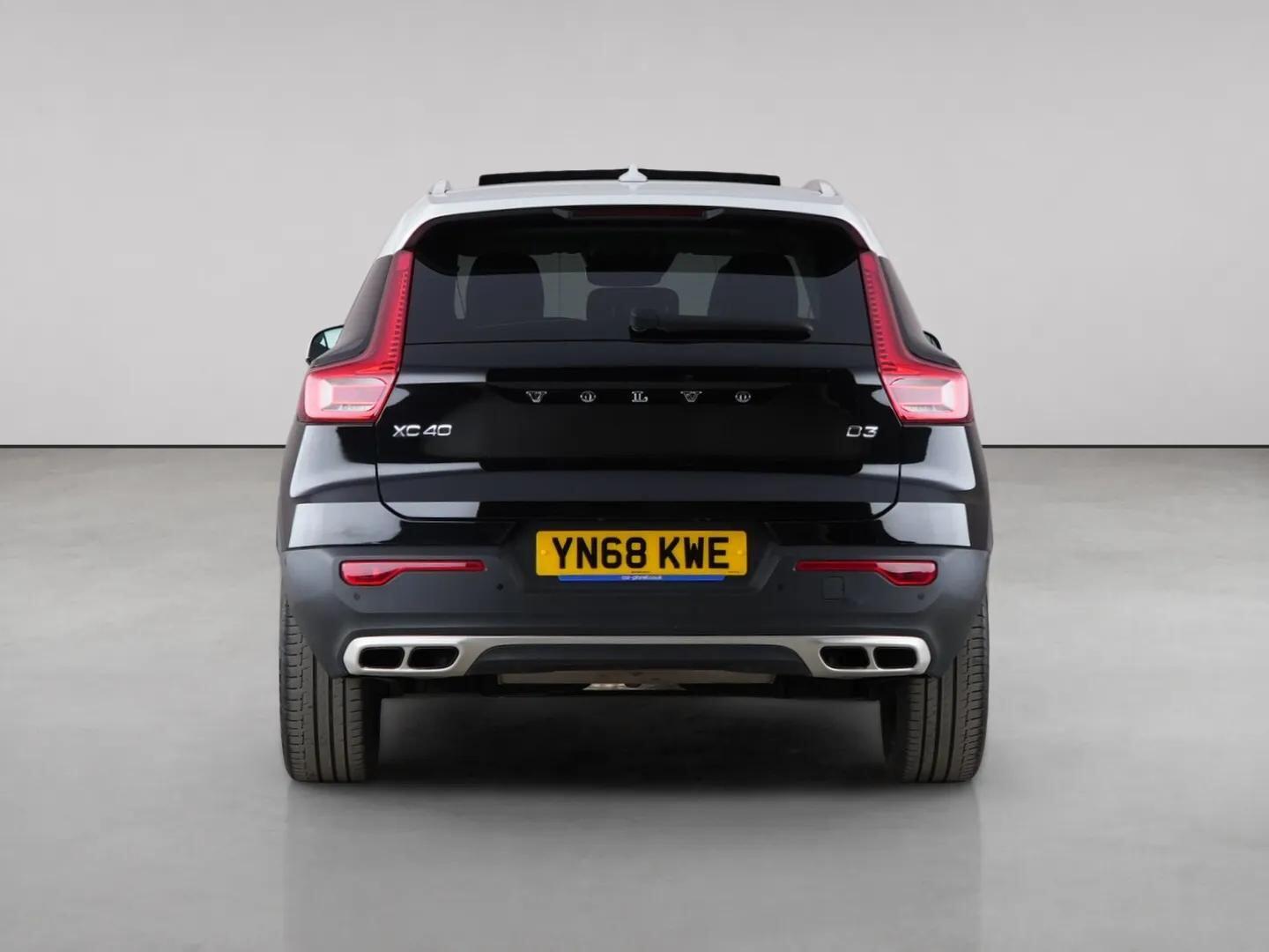 Volvo XC40 view 7