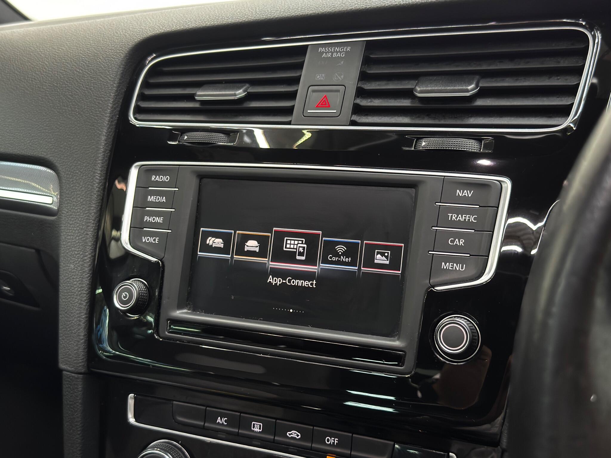 Volkswagen Golf view 26