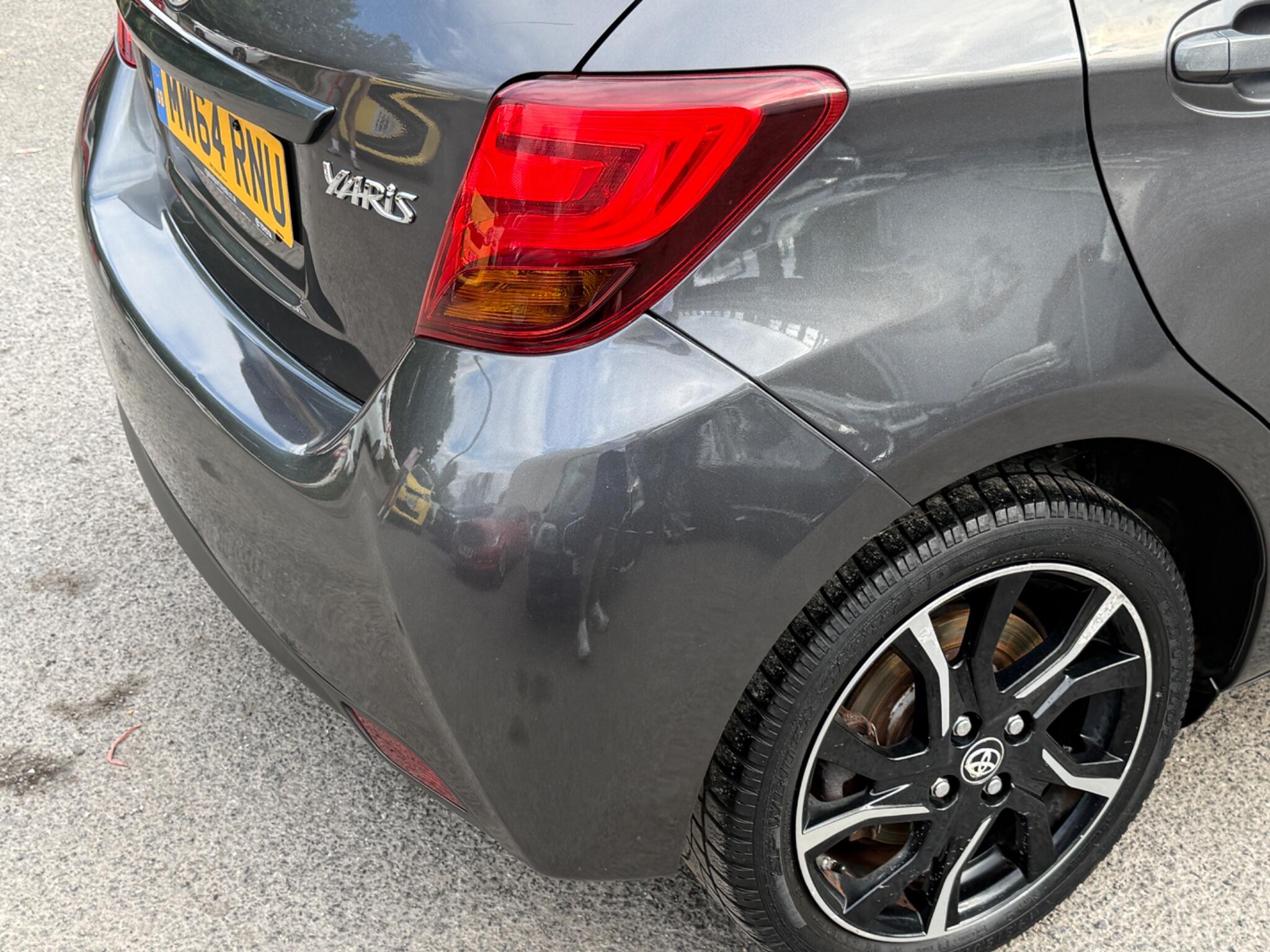 Toyota Yaris - Image 25