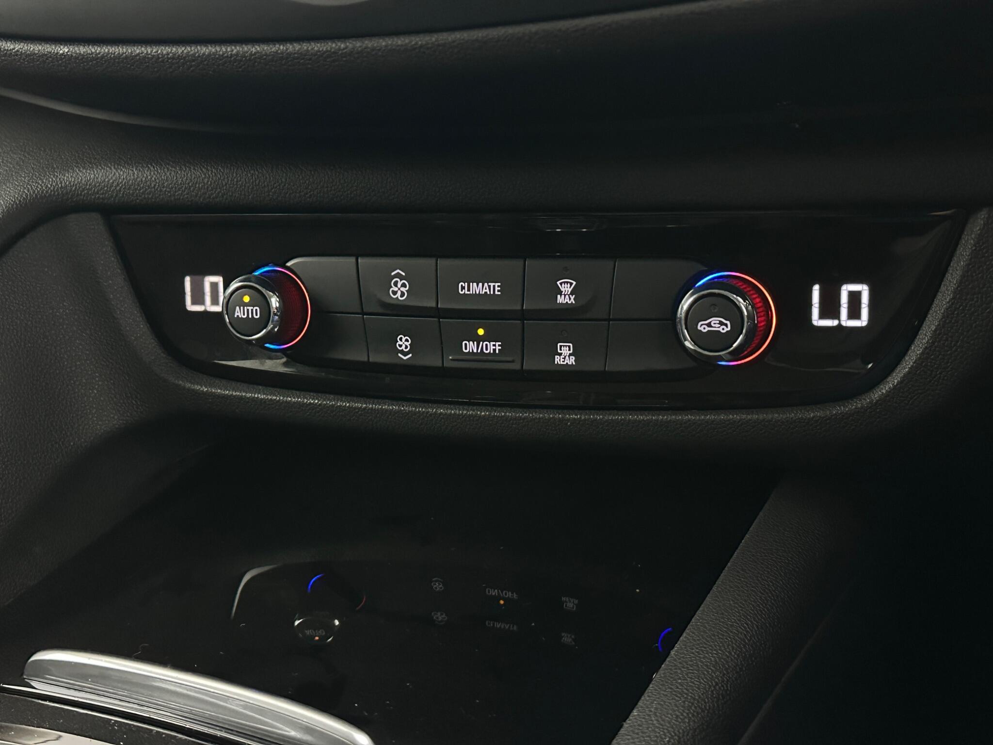Vauxhall Insignia view 21