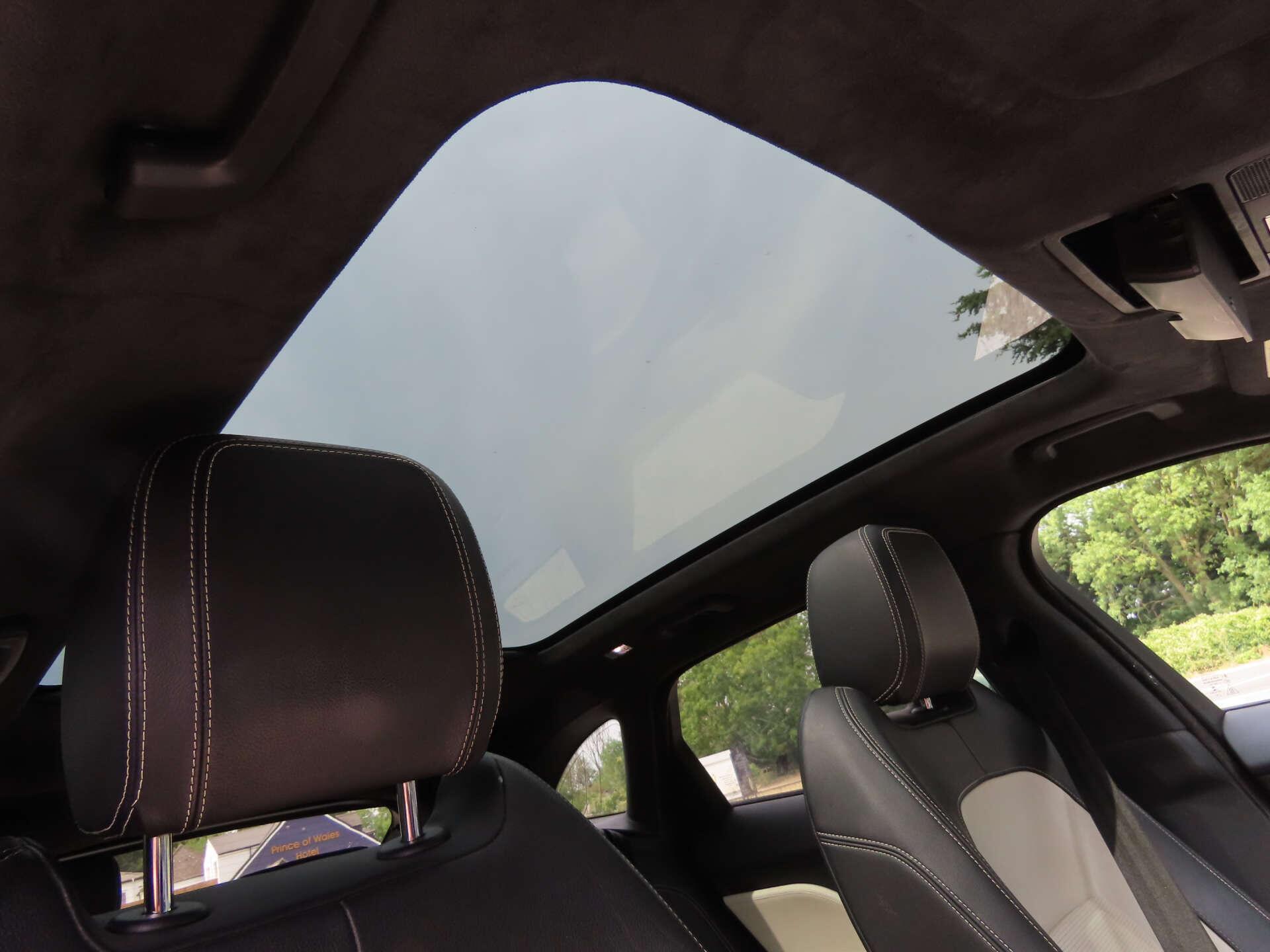Jaguar F-Pace view 10